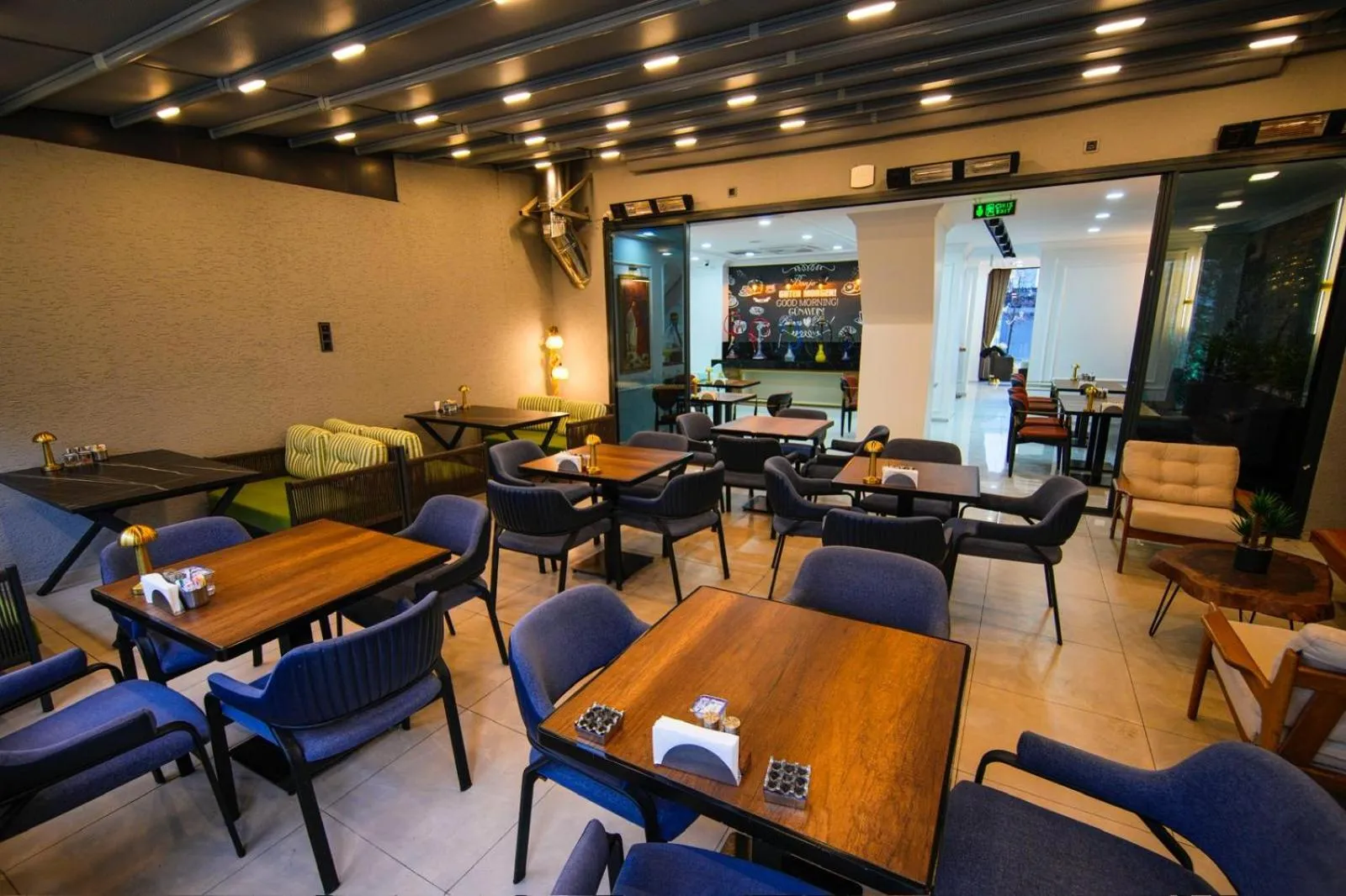 Restaurant/places to eat in İSTPORT GARDEN HOTELS