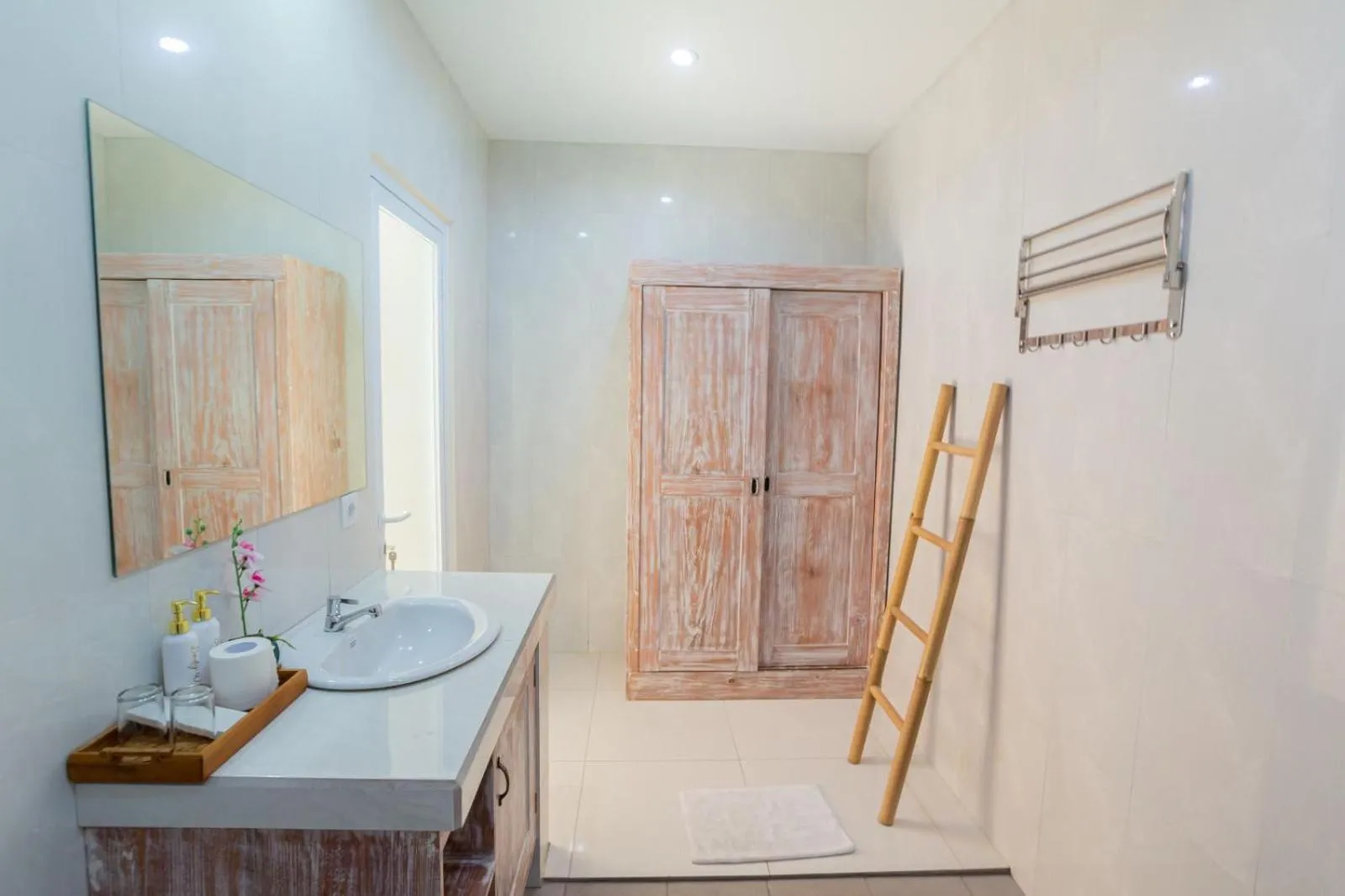 Bathroom in Kubu Ramah Canggu