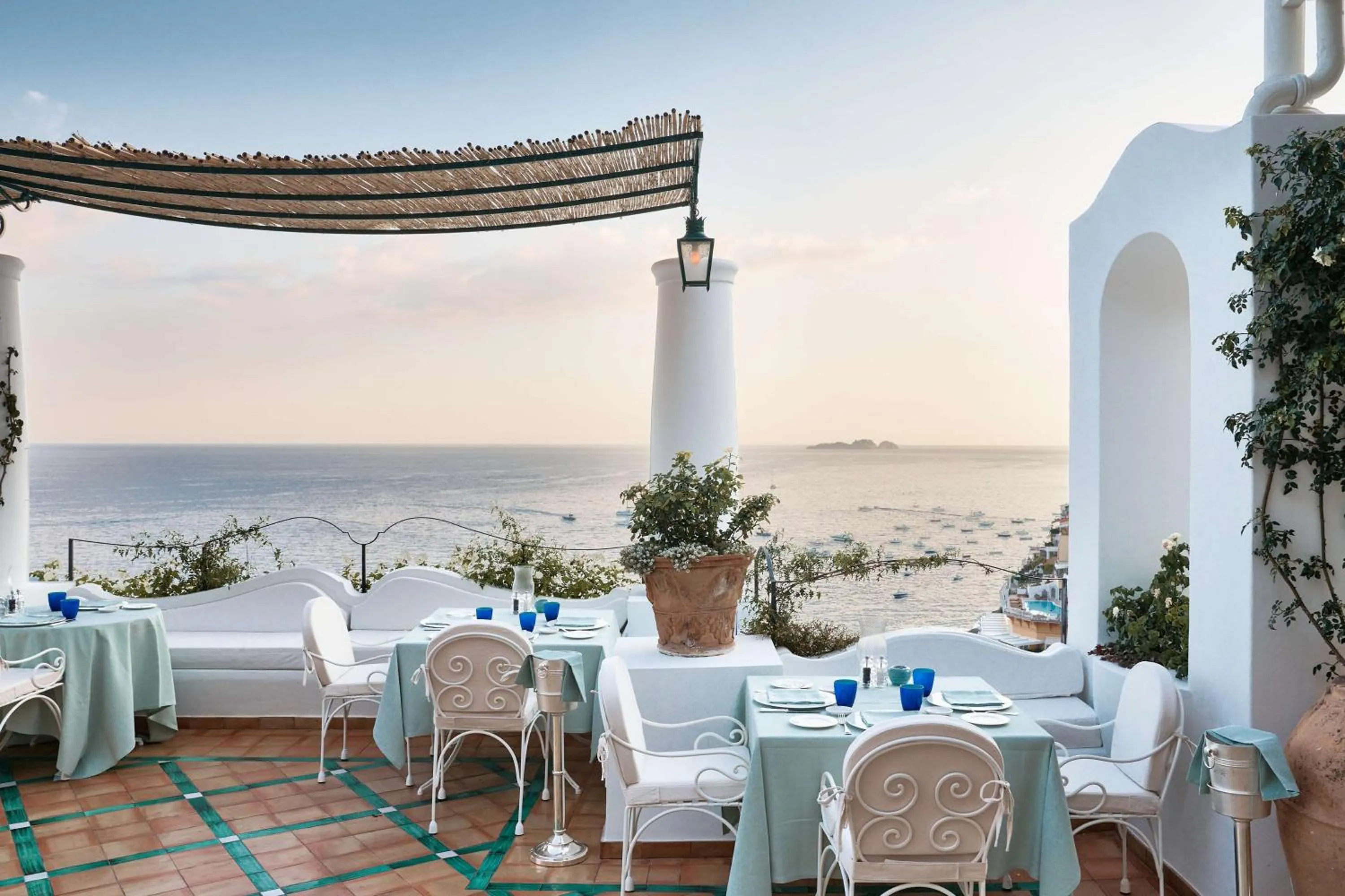 Restaurant/places to eat in Le Sirenuse