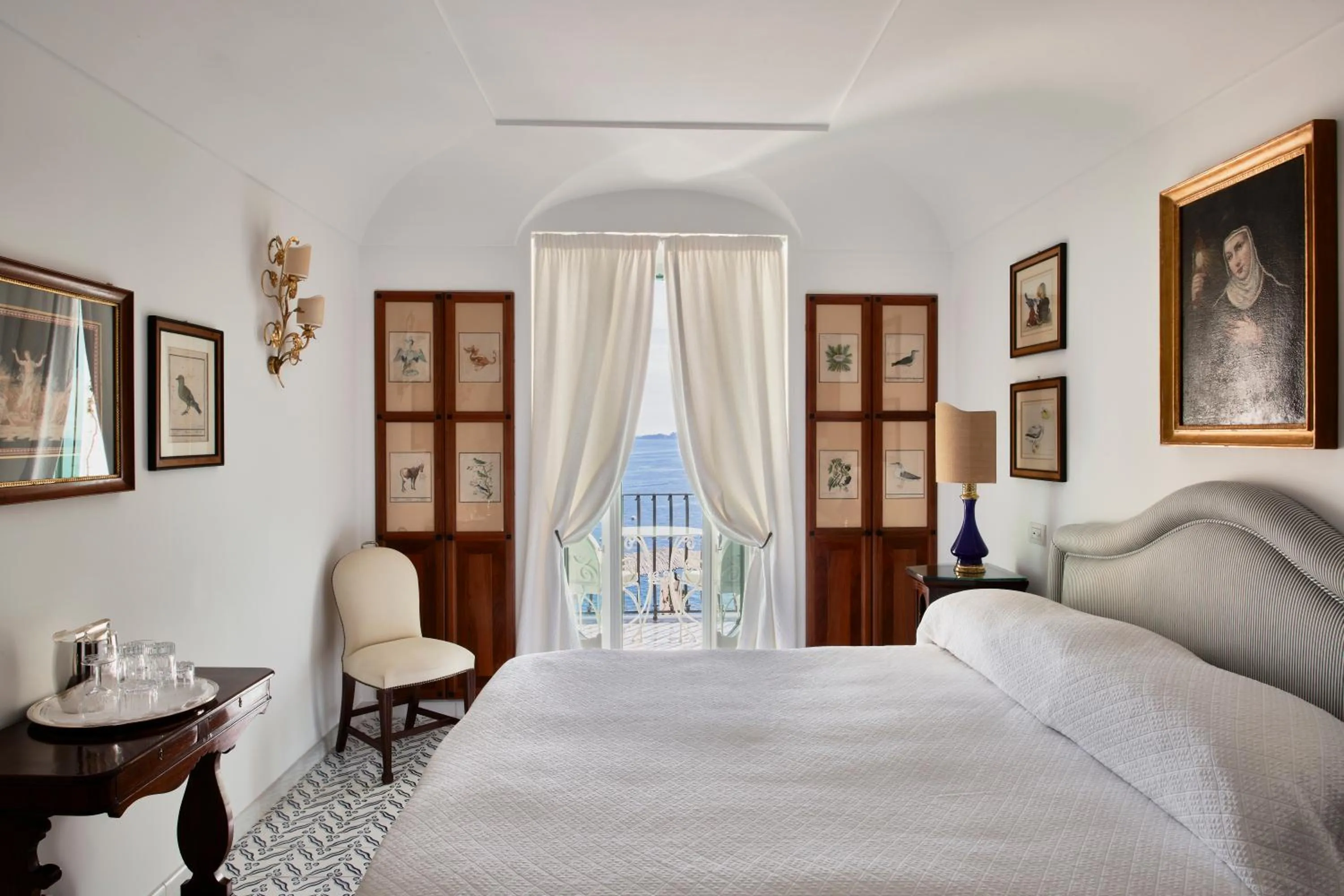 Bedroom, Bed in Le Sirenuse