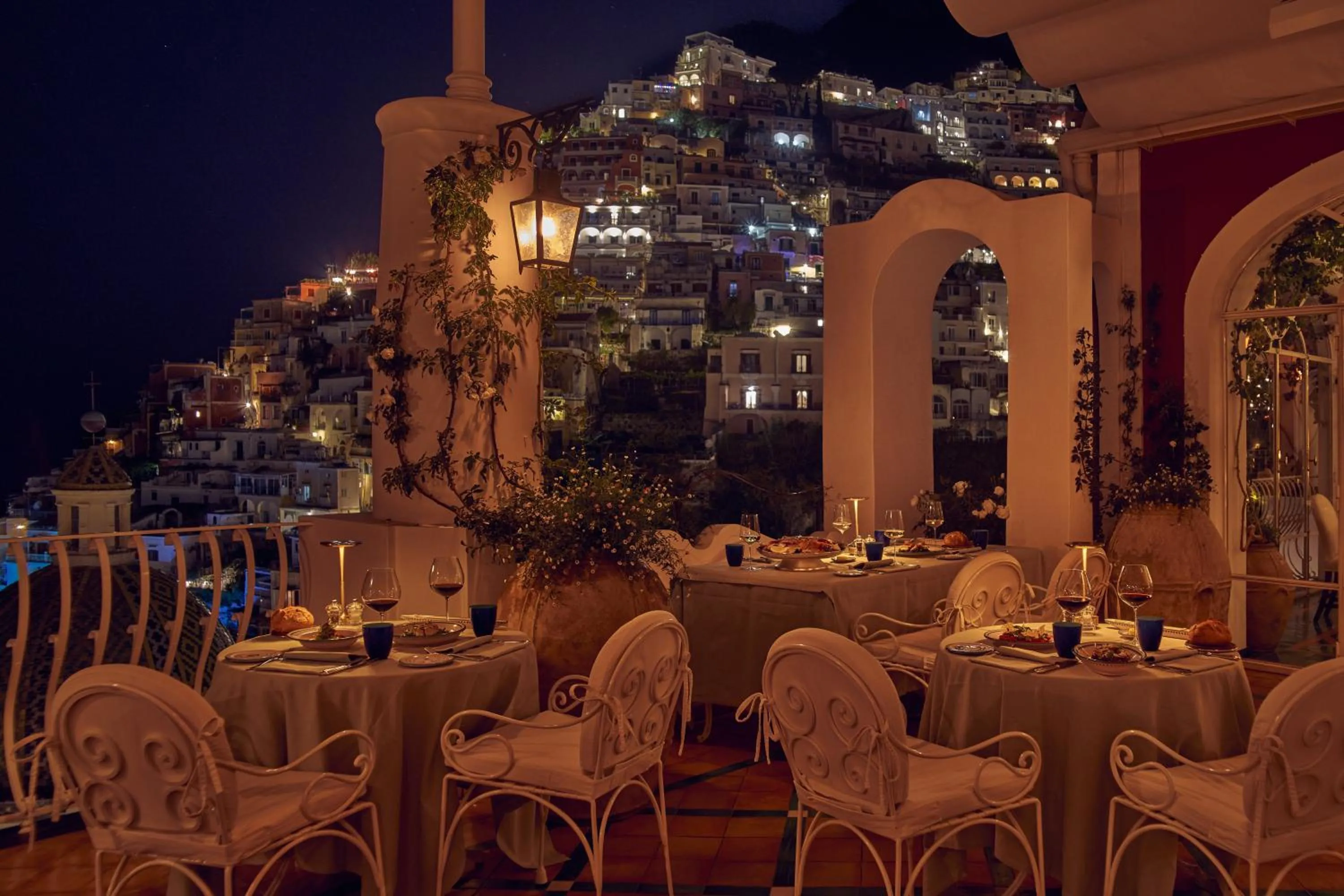 Restaurant/places to eat in Le Sirenuse