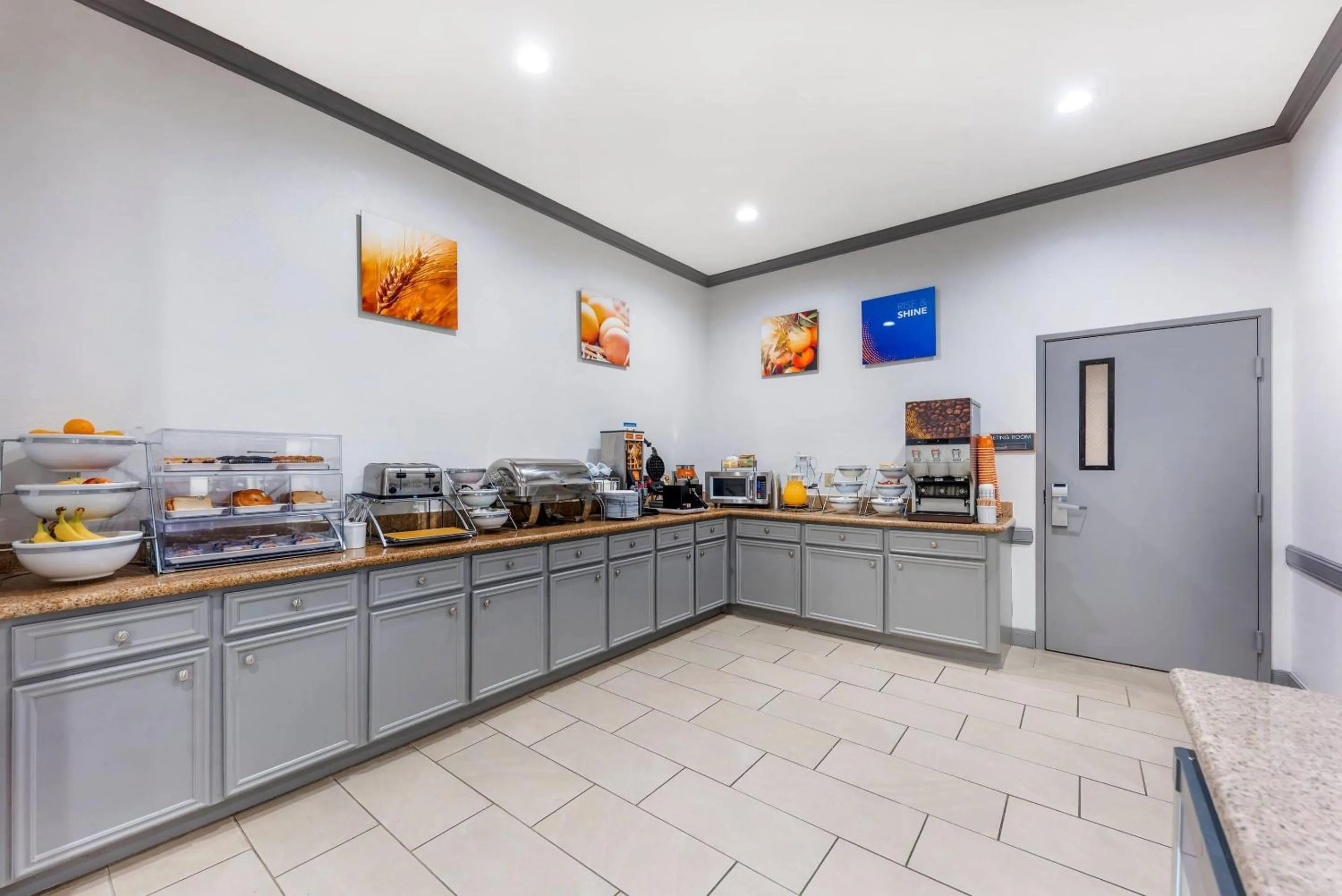 Breakfast in Comfort Inn & Suites Schulenburg