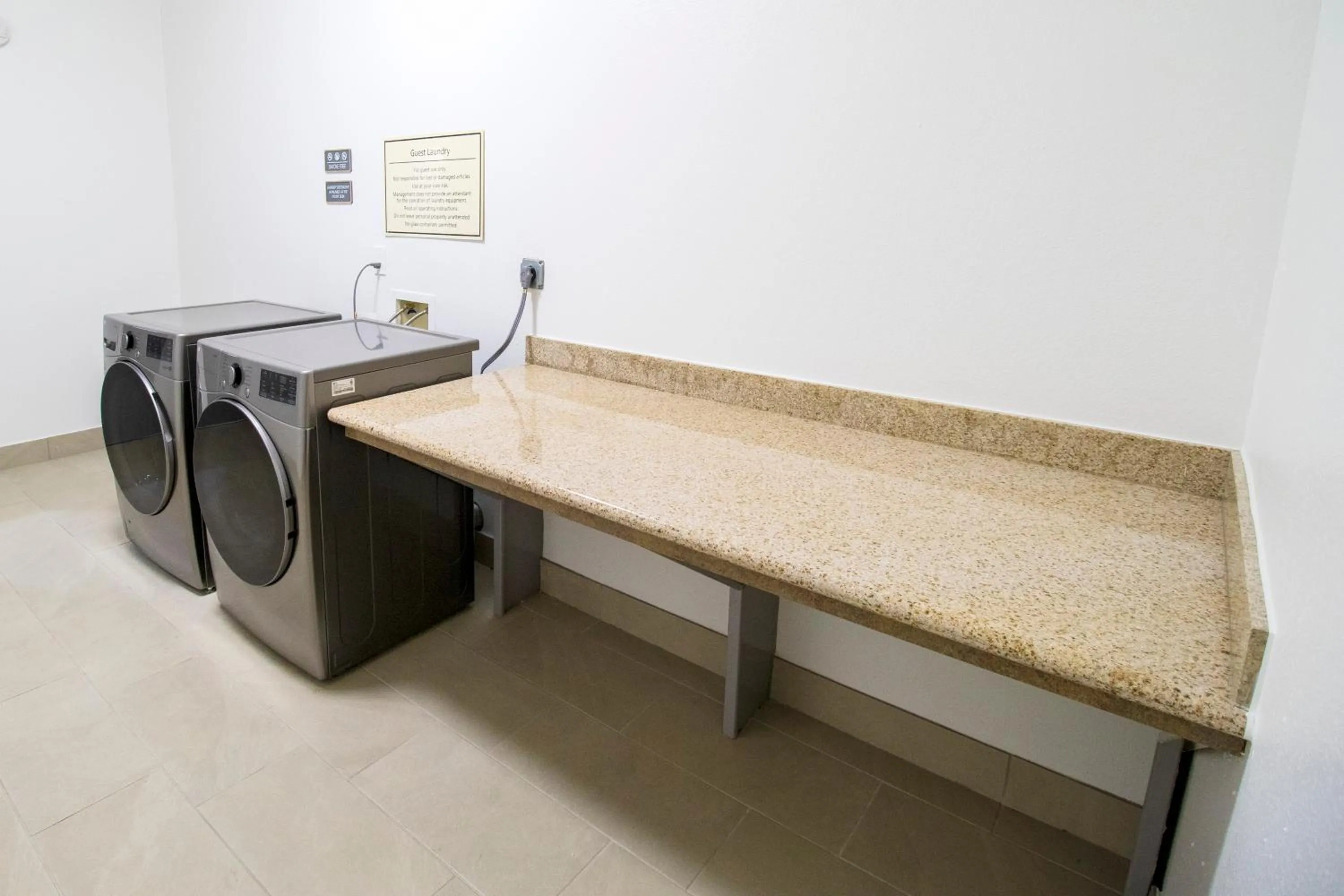 laundry in Comfort Inn & Suites Schulenburg