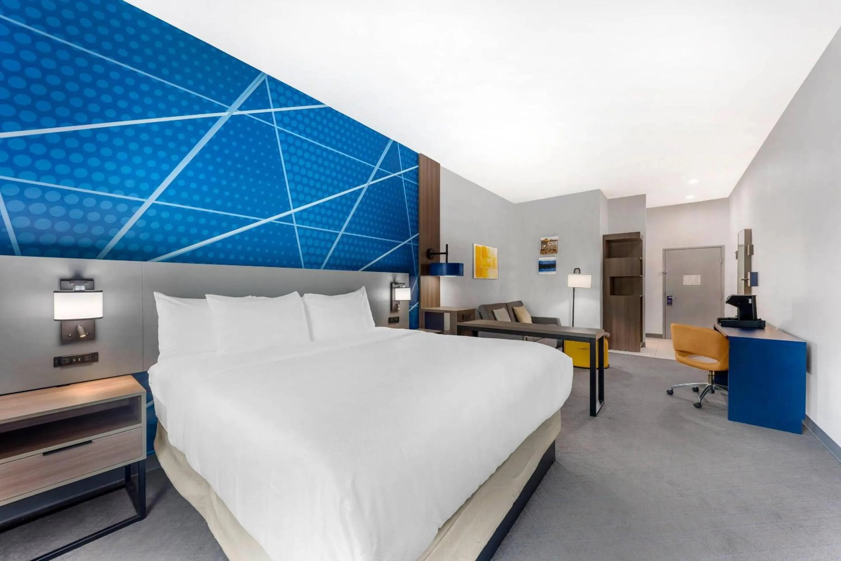 Bedroom, Bed in Comfort Inn & Suites Schulenburg