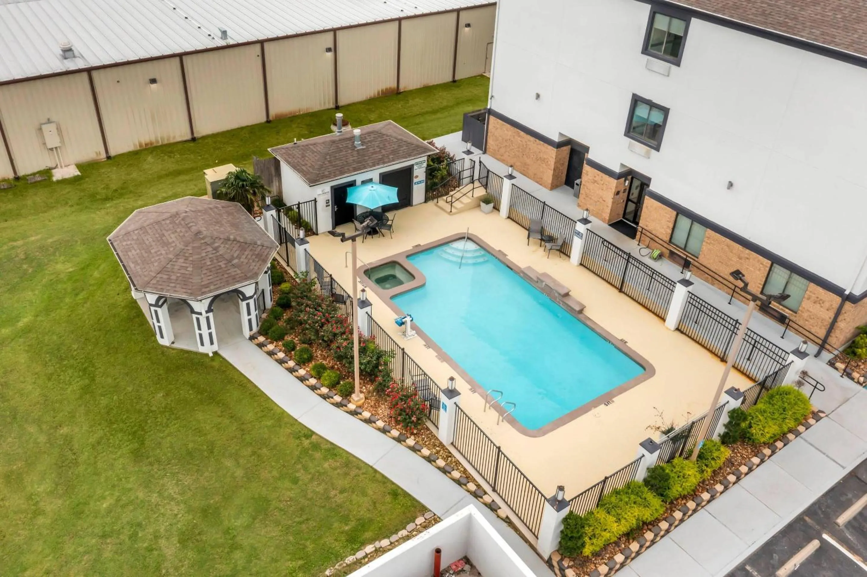 Property building in Comfort Inn & Suites Schulenburg