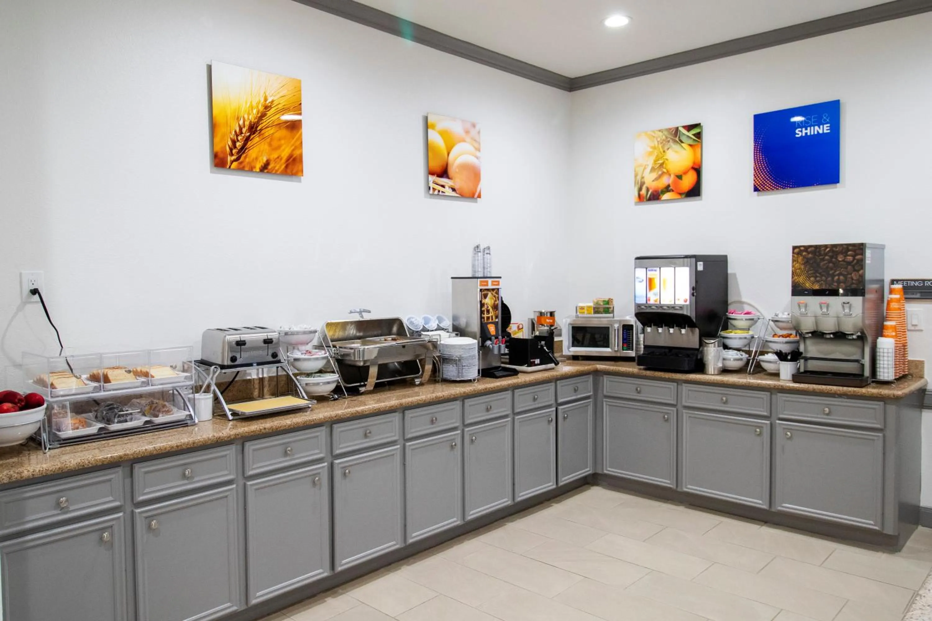 Breakfast in Comfort Inn & Suites Schulenburg