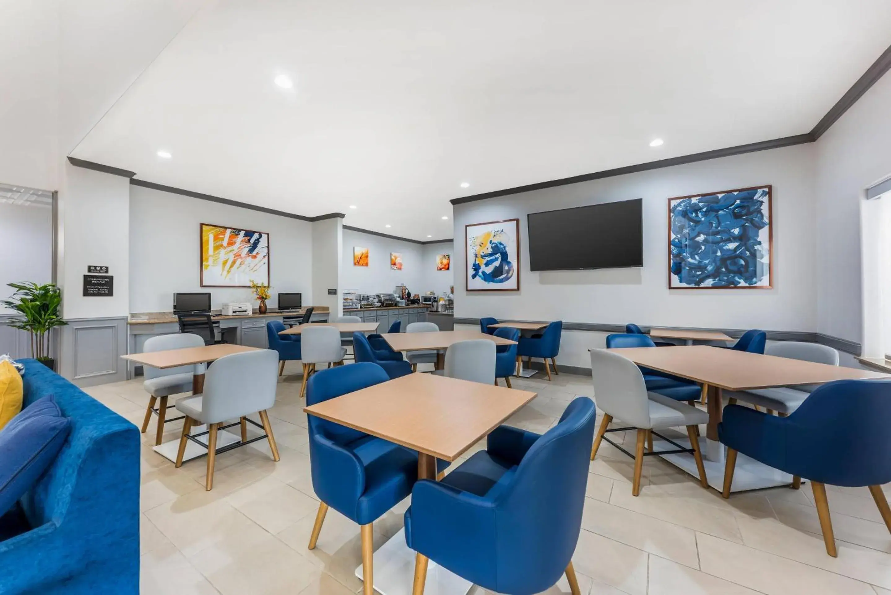 Breakfast in Comfort Inn & Suites Schulenburg Breakfast in Comfort Inn & Suites Schulenburg