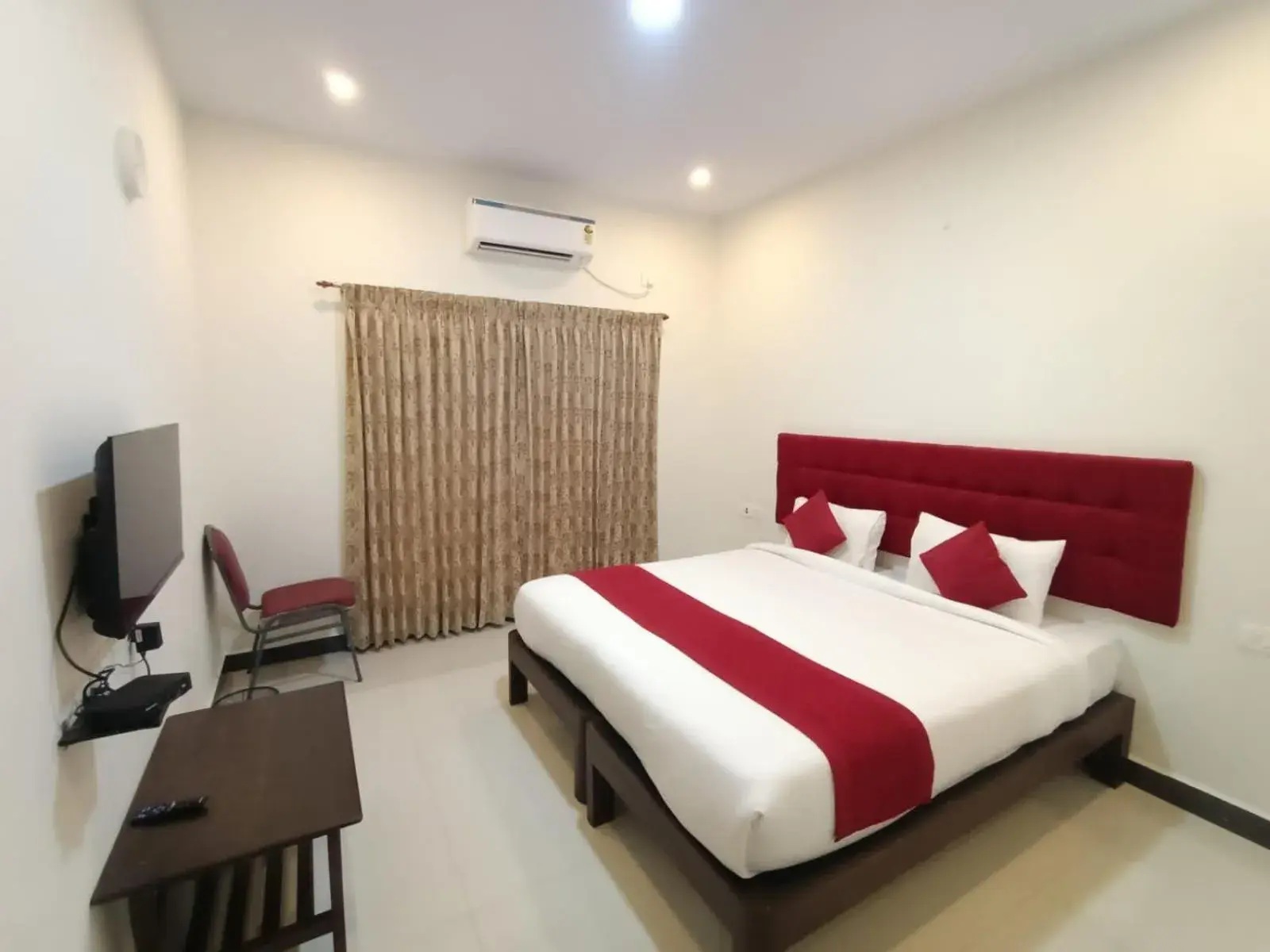 Bed in HOTEL TAWFEEQ PALACE Bed in HOTEL TAWFEEQ PALACE