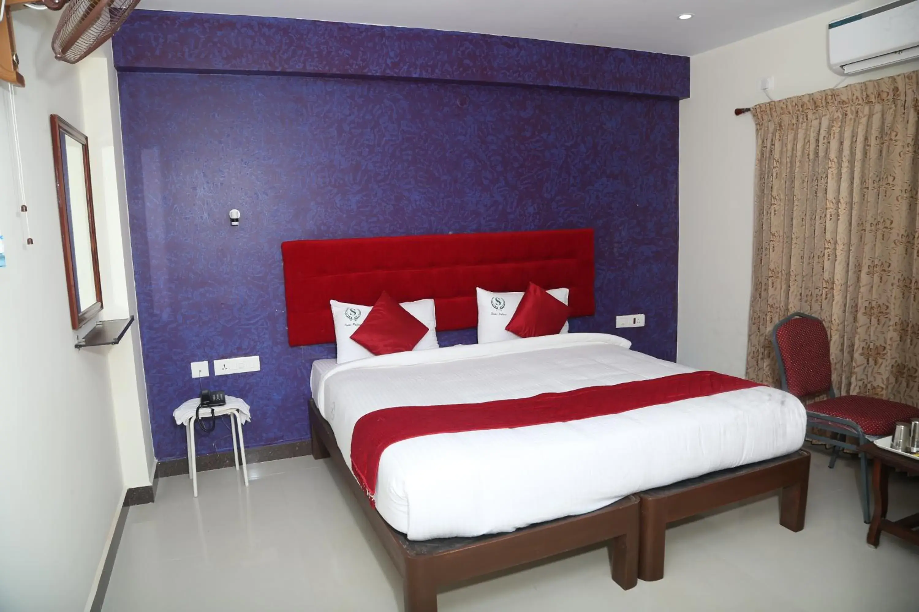 Bed in HOTEL TAWFEEQ PALACE Bed in HOTEL TAWFEEQ PALACE