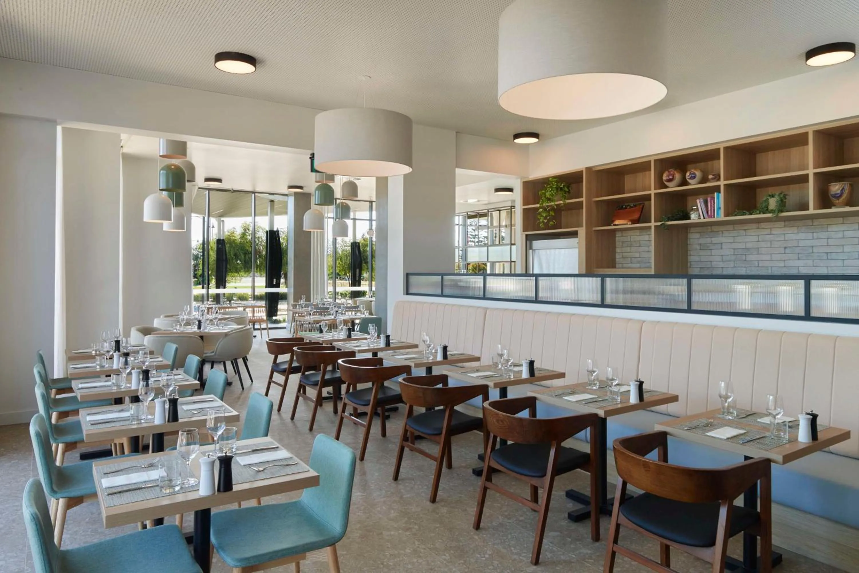 Restaurant/places to eat in Hilton Garden Inn Busselton