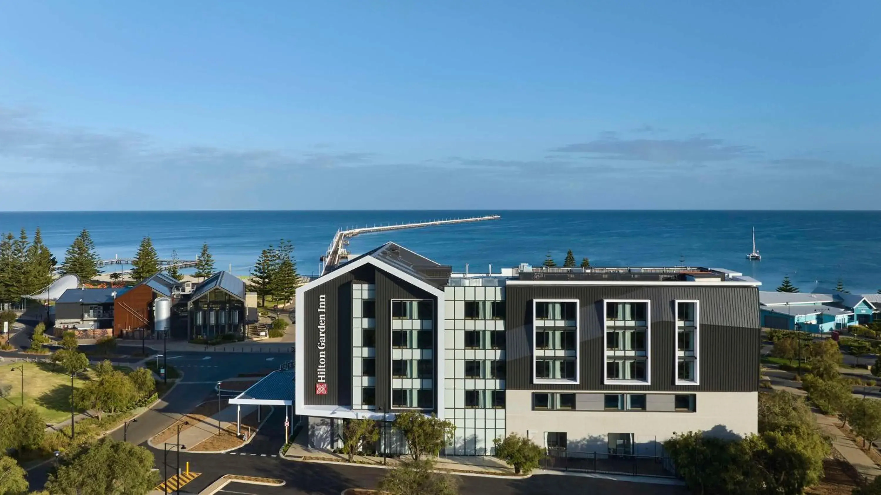 Property building in Hilton Garden Inn Busselton Property building in Hilton Garden Inn Busselton