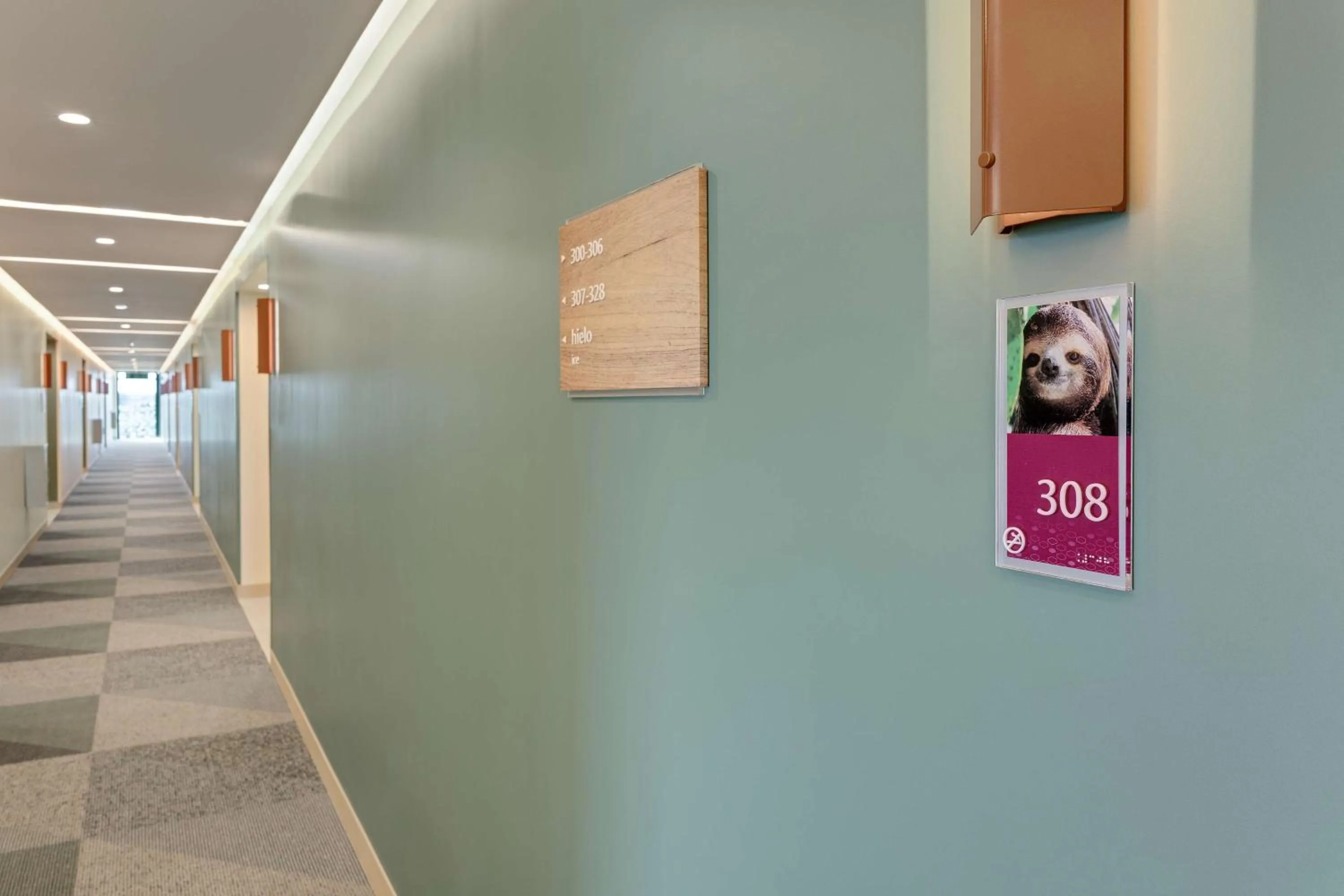 Lobby or reception in Hampton By Hilton Guanacaste Airport