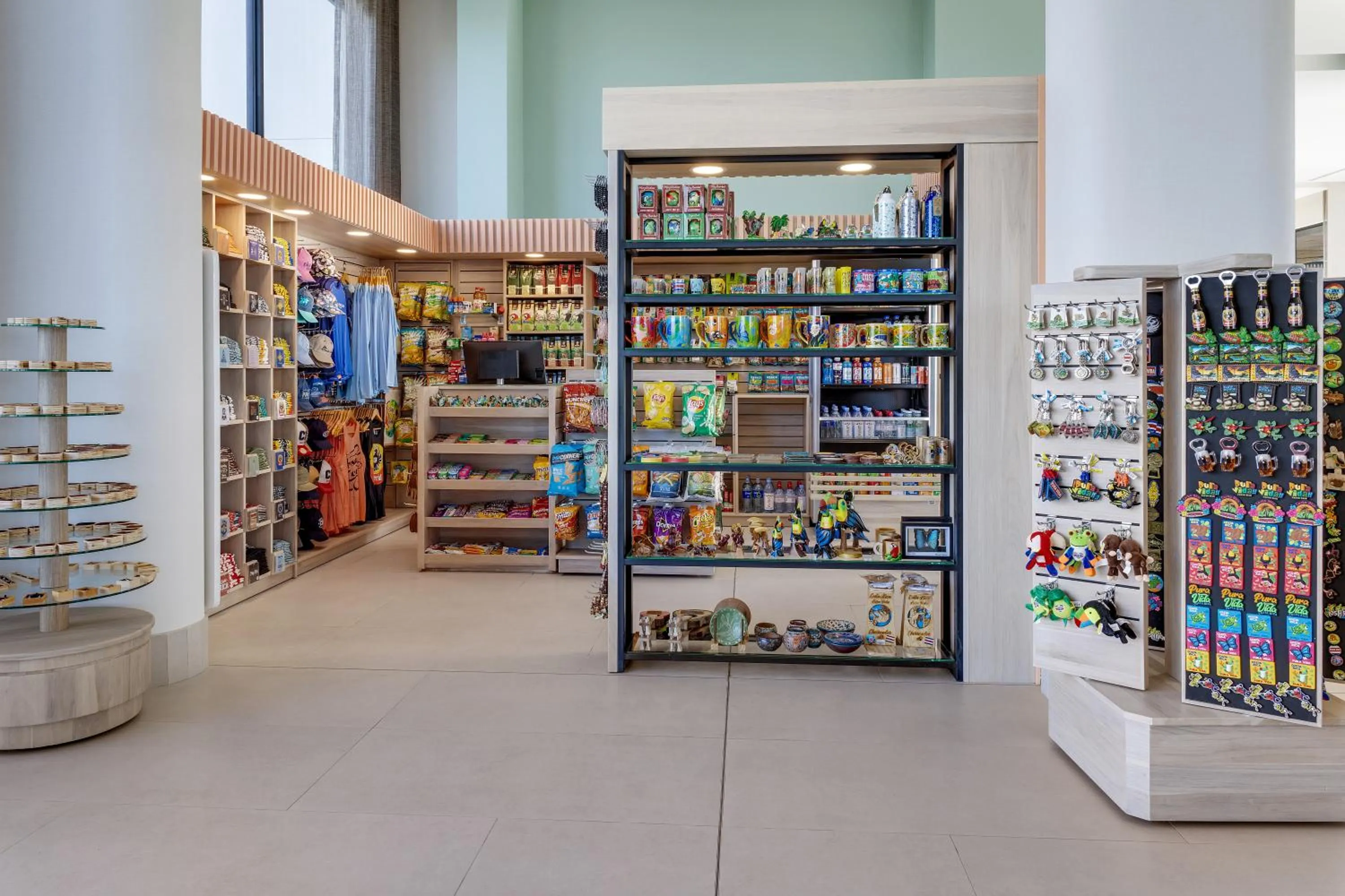 On-site shops in Hampton By Hilton Guanacaste Airport