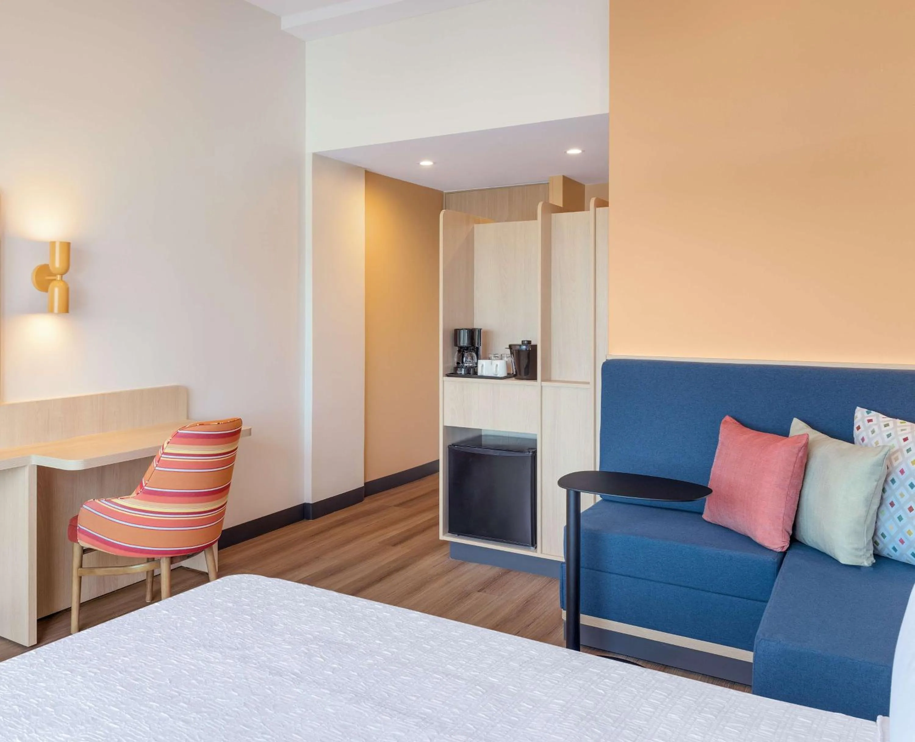 Living room, Bed in Hampton By Hilton Guanacaste Airport