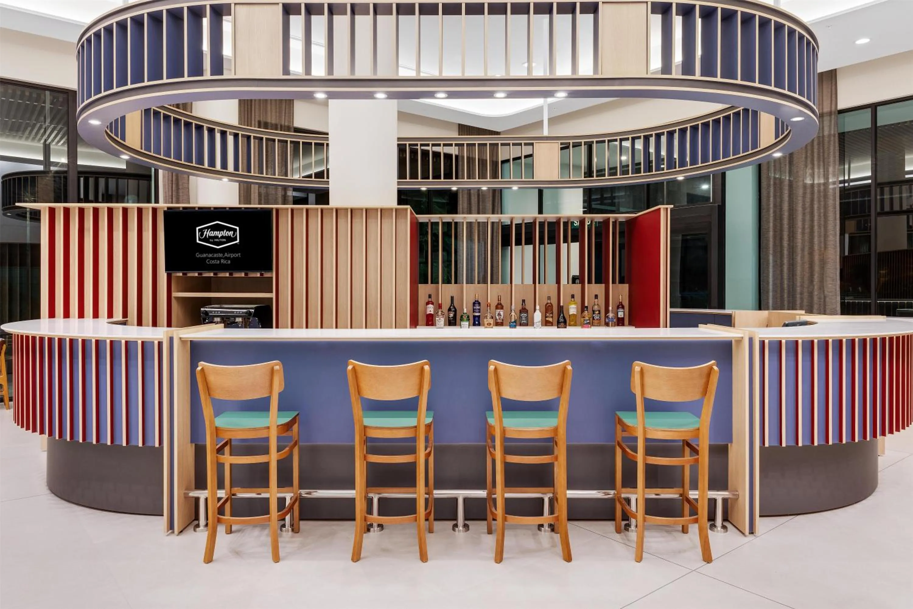 Lounge or bar in Hampton By Hilton Guanacaste Airport