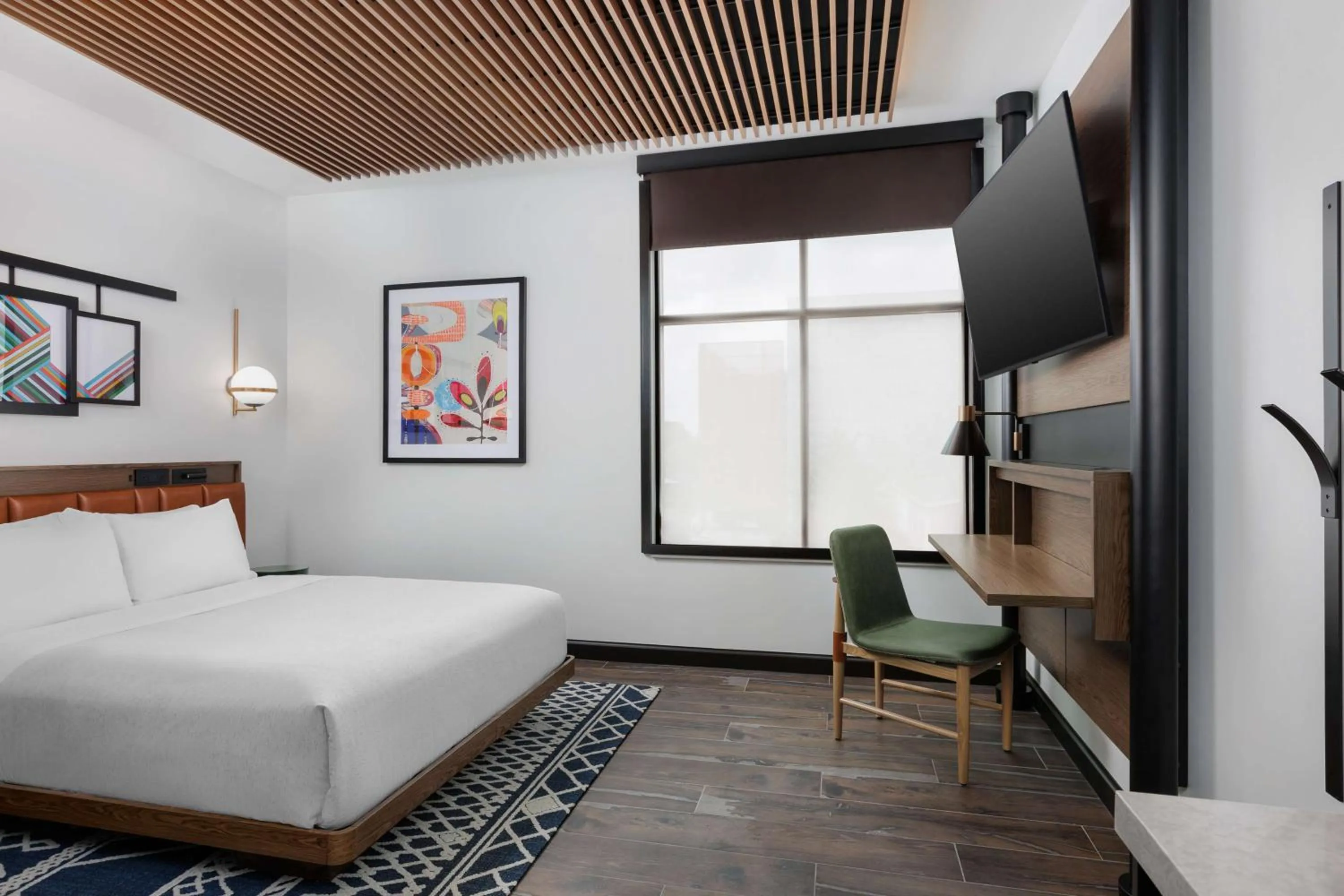 Bedroom, Bed in Motto By Hilton Bentonville Downtown