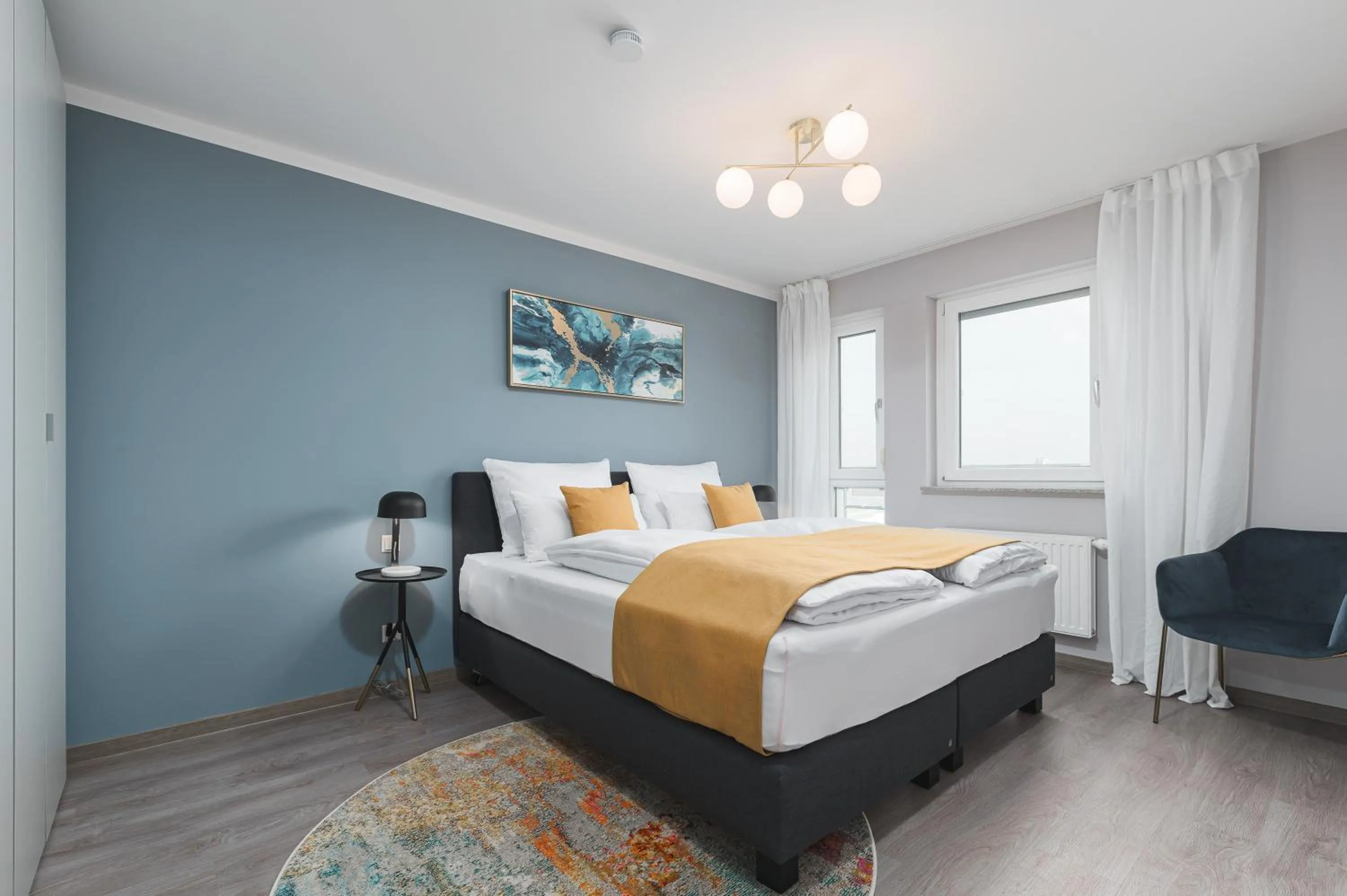 DELUXE APARTMENT 2 Schlafzimmer - Aufzug - kostenlos Parken - Balkon - Messe Flughafen