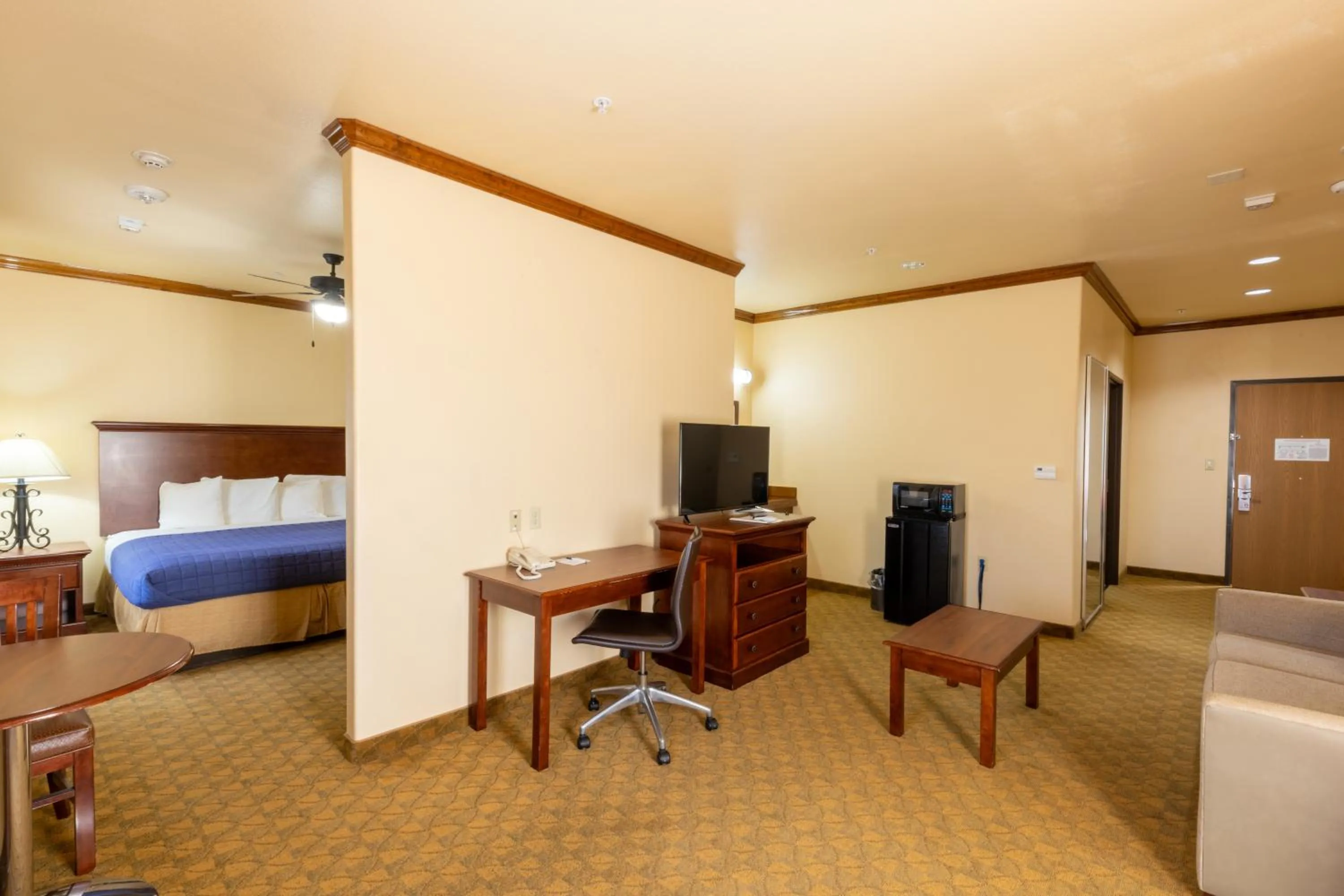 Bed in Hotel Texas Hallettsville