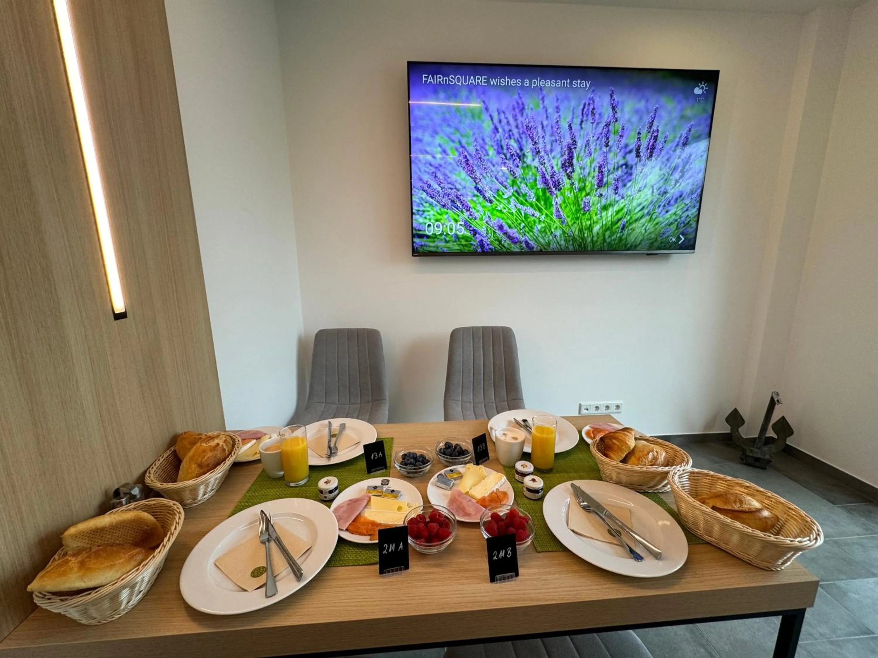 Food and drinks in Fair n Square Hotel 24 Stunden Self-Check In