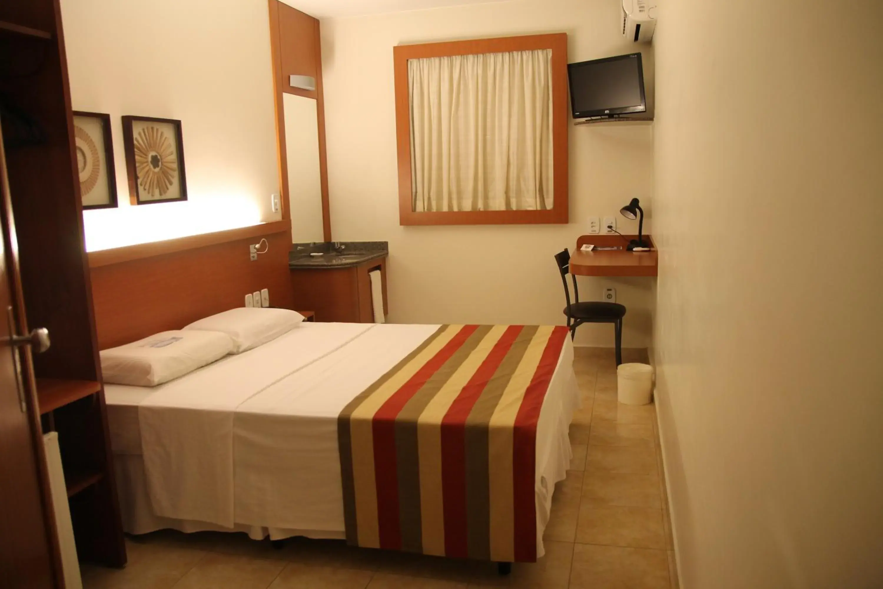 Deluxe Double Room - single occupancy in Orion Inn Hotel Deluxe Double Room - single occupancy in Orion Inn Hotel