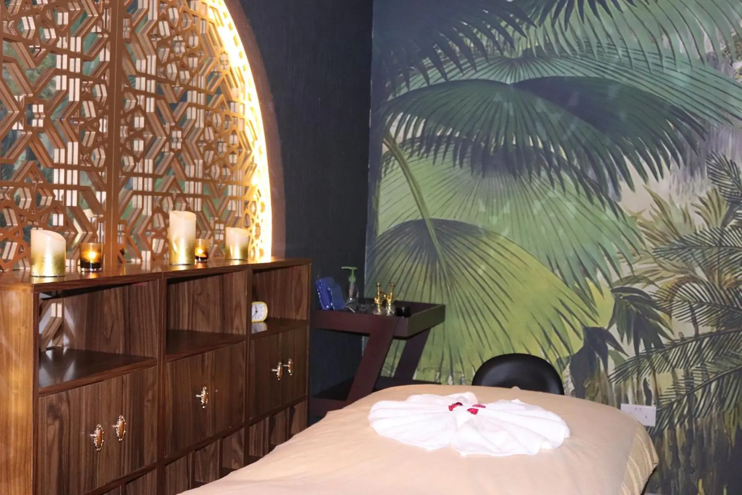 Spa and wellness centre/facilities, Bed in Sea Point Hotel Dubai Islands Formerly Park Regis by Prince Spa and wellness centre/facilities, Bed in Sea Point Hotel Dubai Islands Formerly Park Regis by Prince