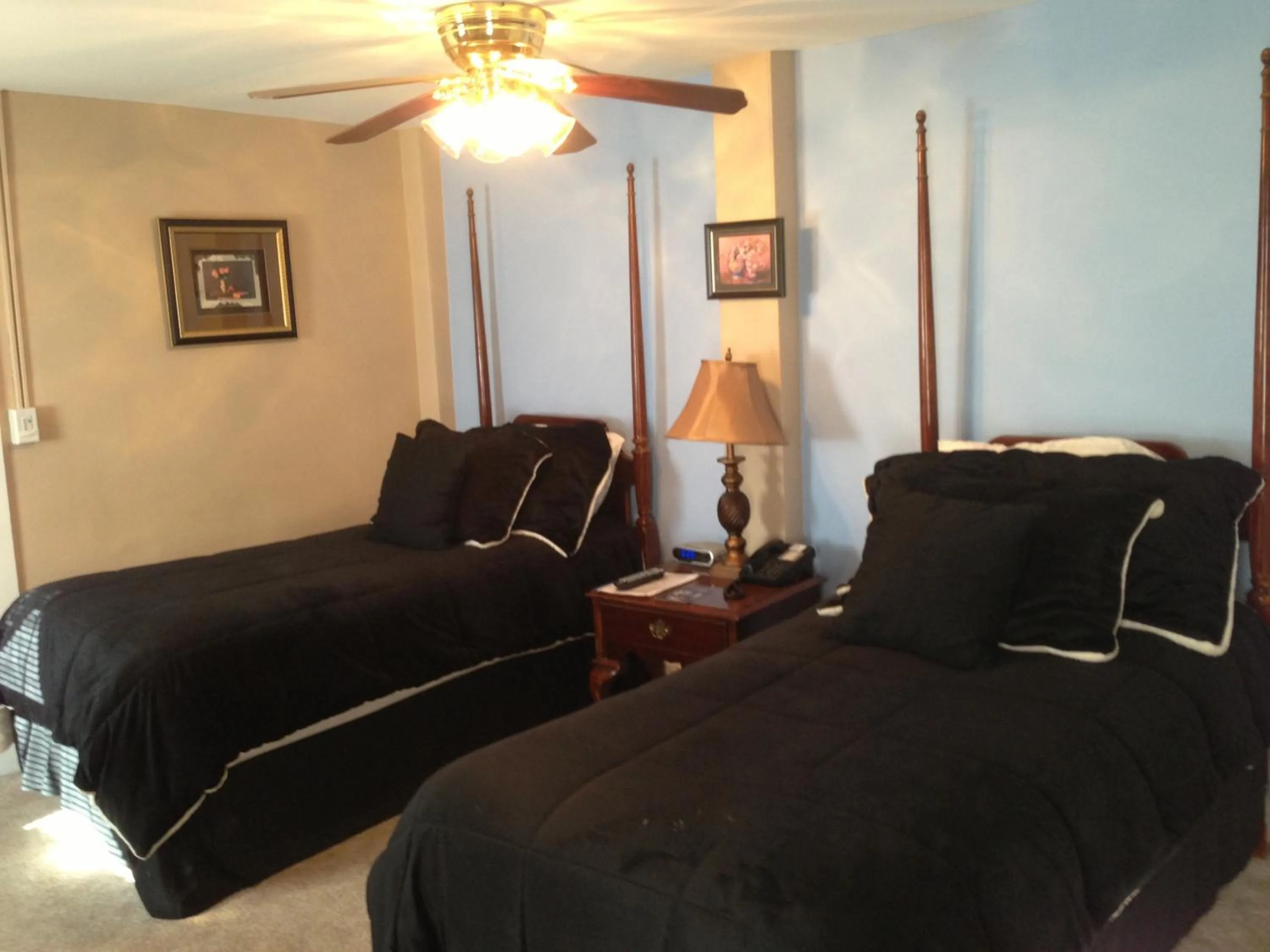 Photo of the whole room, Bed in The Tunnicliff Inn