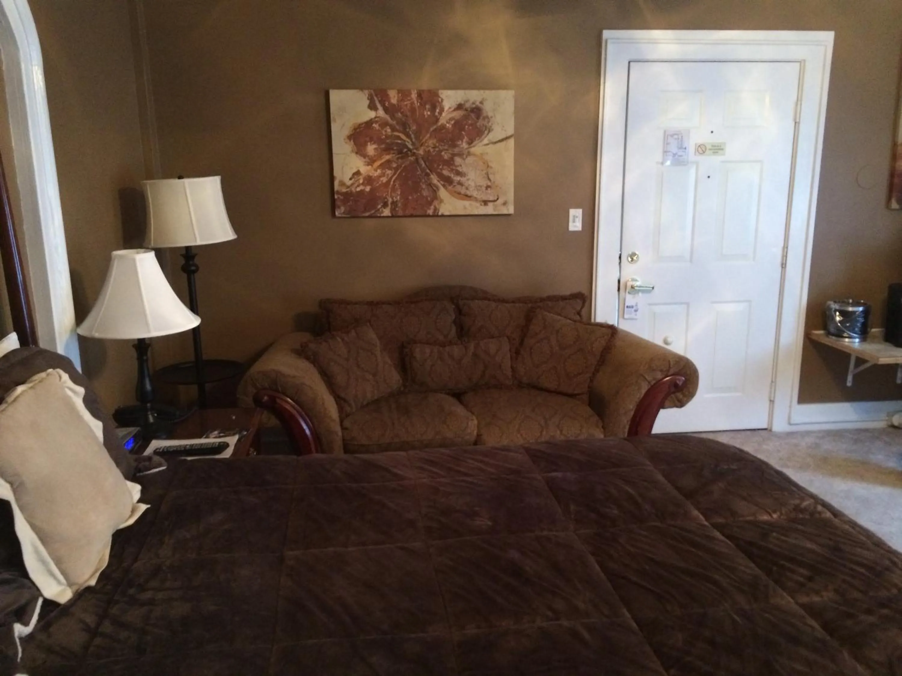 Living room, Bed in The Tunnicliff Inn