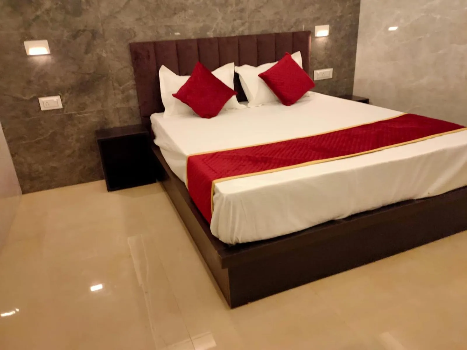 Bed in Hotel Goyal Palace