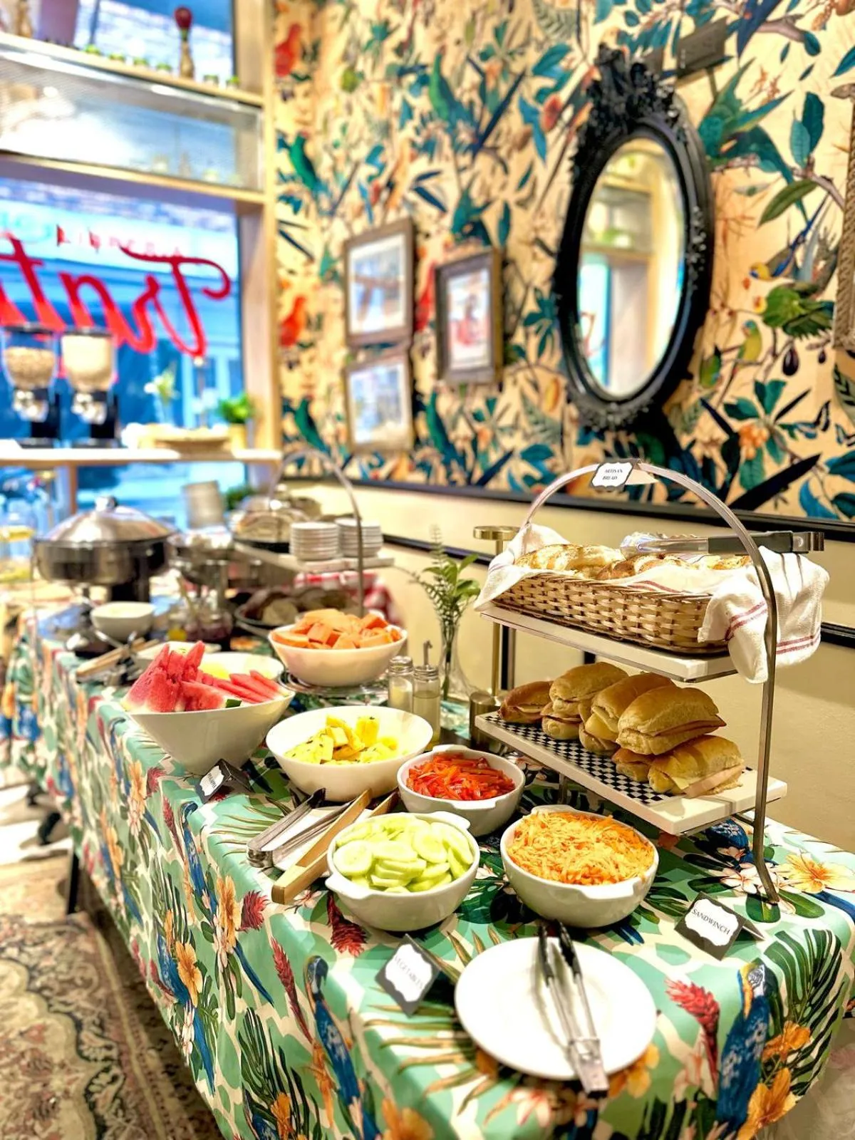 Buffet breakfast in Hotel Regina