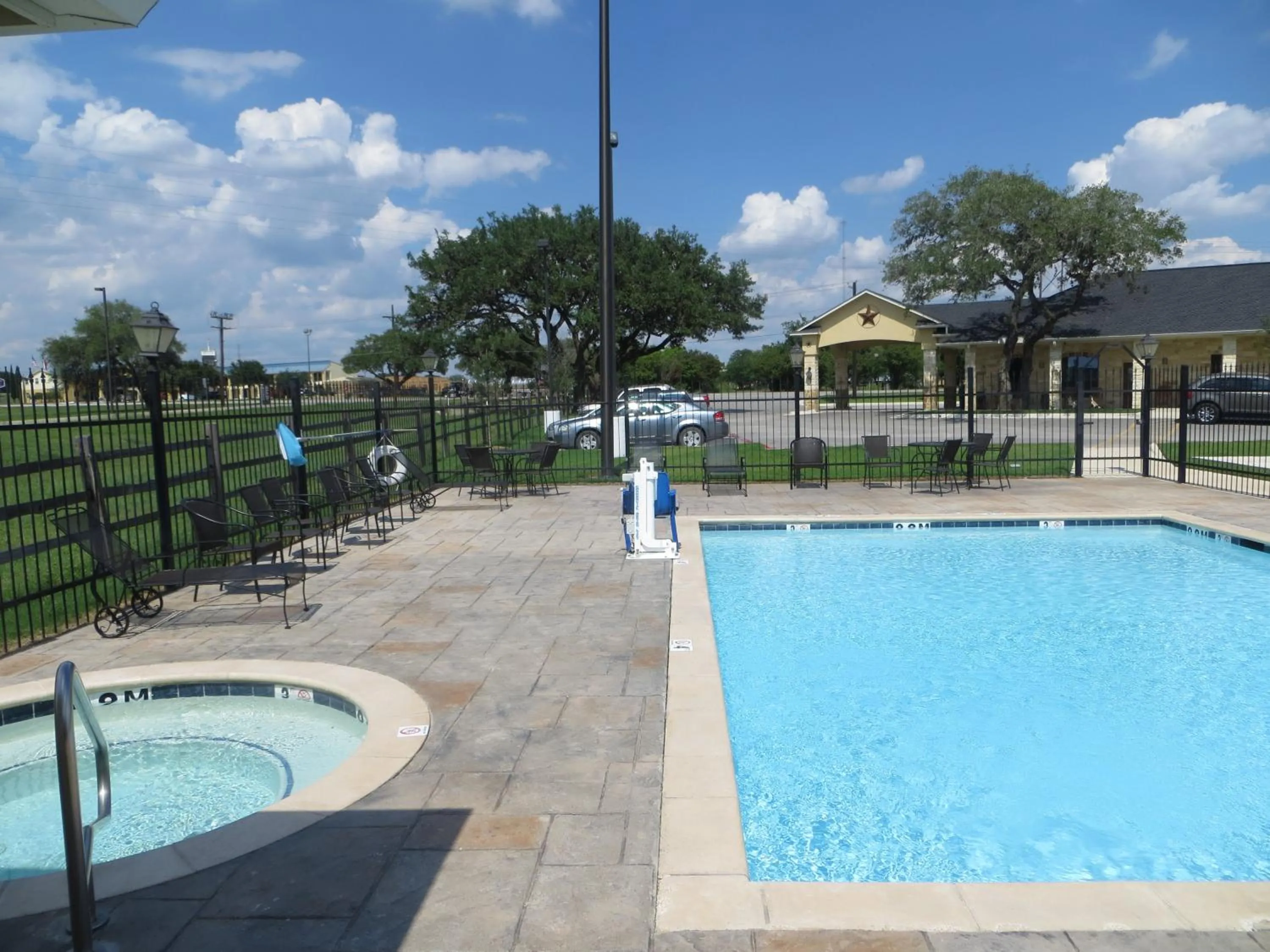 Swimming pool in Hotel Texas Cuero