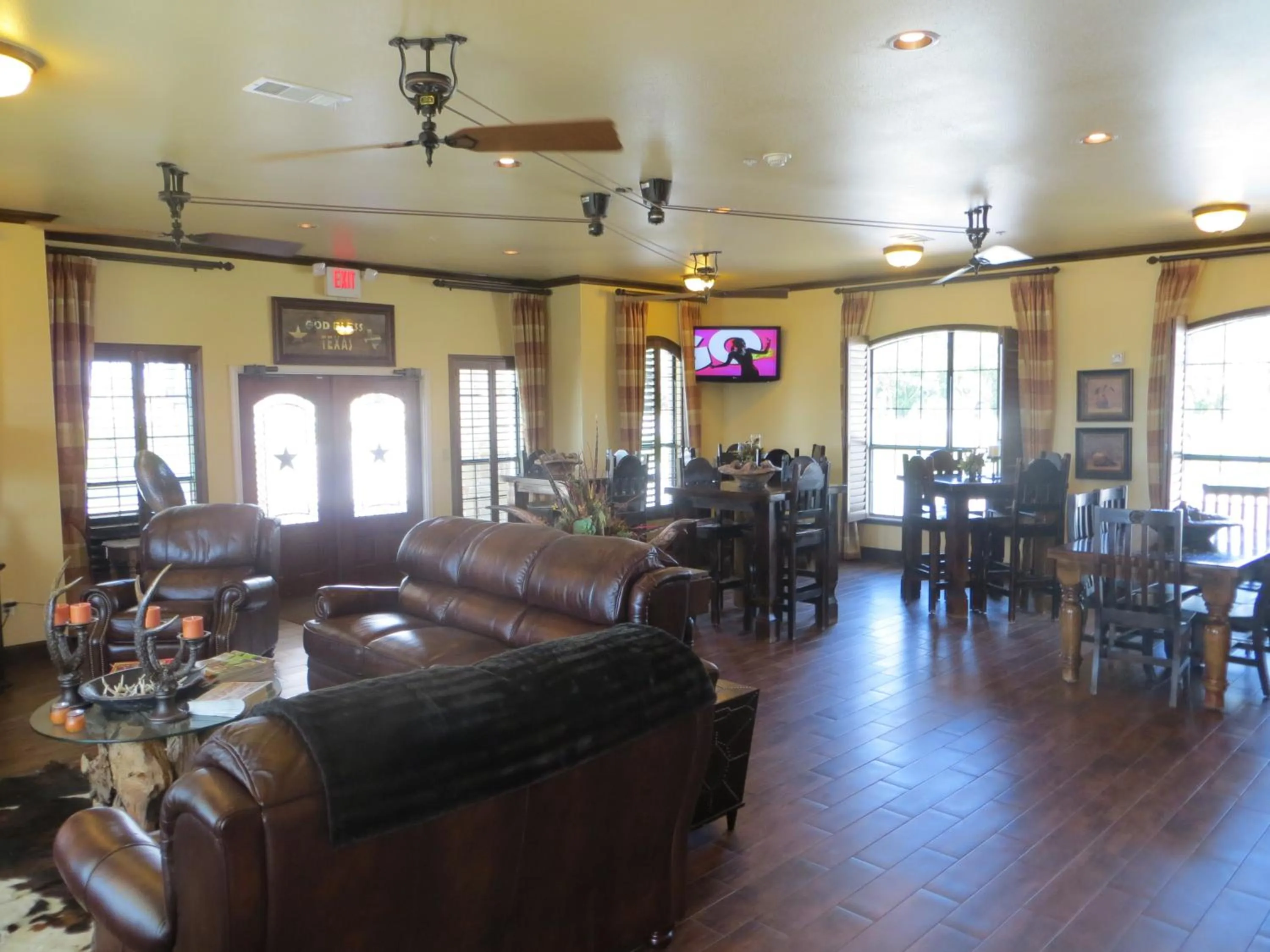 Restaurant/places to eat in Hotel Texas Cuero