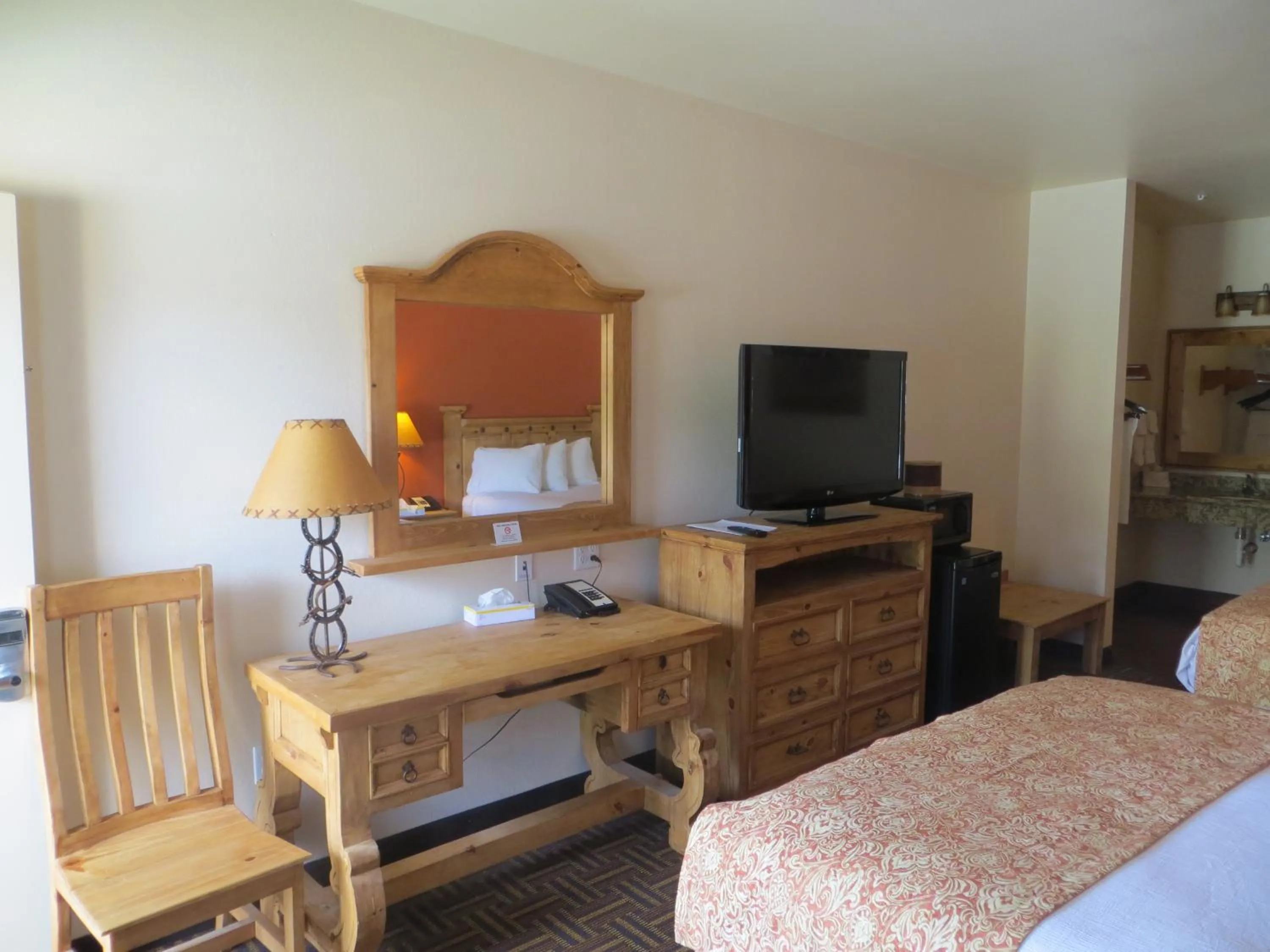 TV and multimedia, Bed in Hotel Texas Cuero