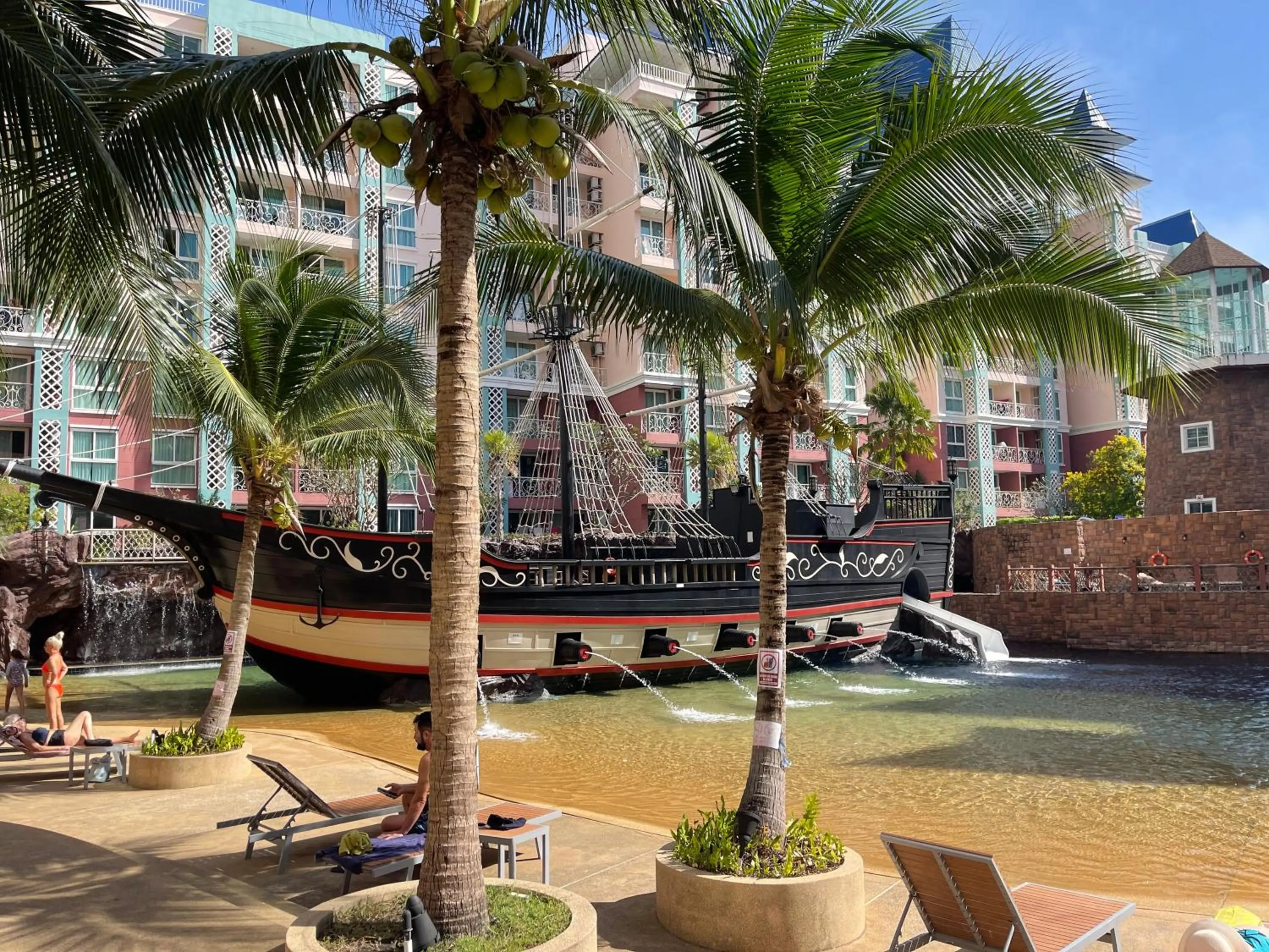 Swimming pool in Grande Caribbean Condo Resort
