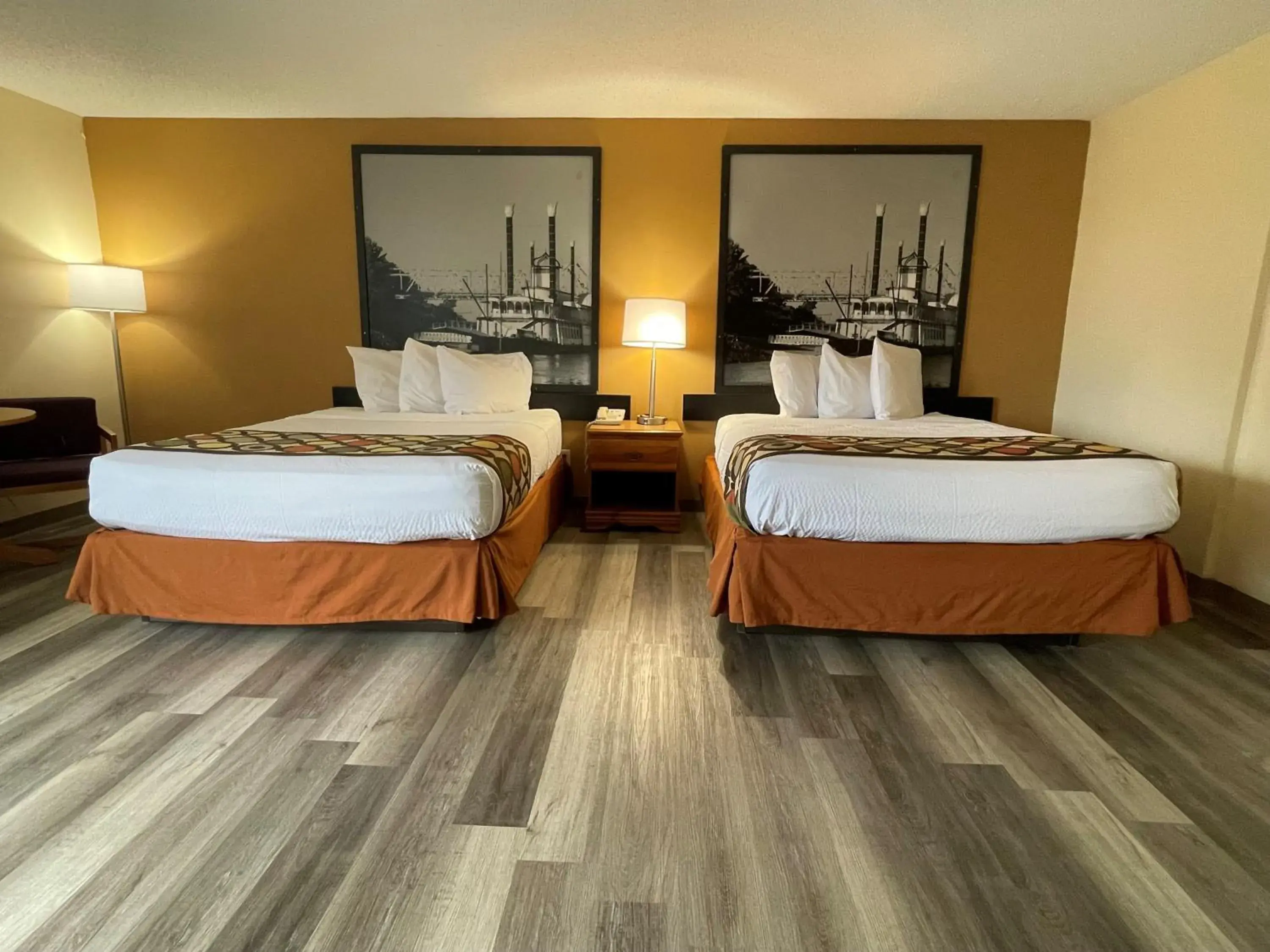 Deluxe Queen Suite with Two Queen Beds - Smoking in Super 8 by Wyndham Pevely Deluxe Queen Suite with Two Queen Beds - Smoking in Super 8 by Wyndham Pevely