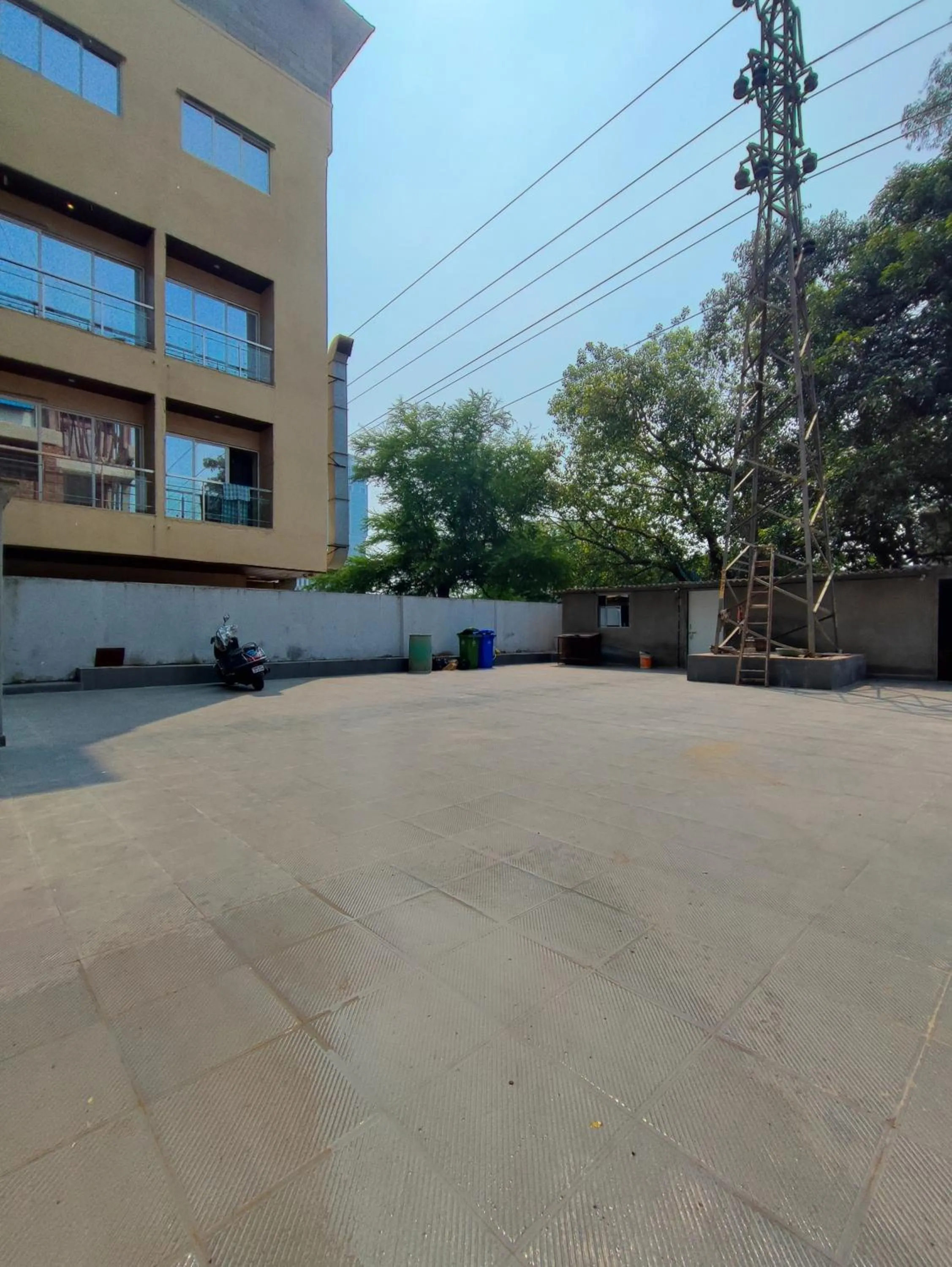 Parking in Hotel Starlit