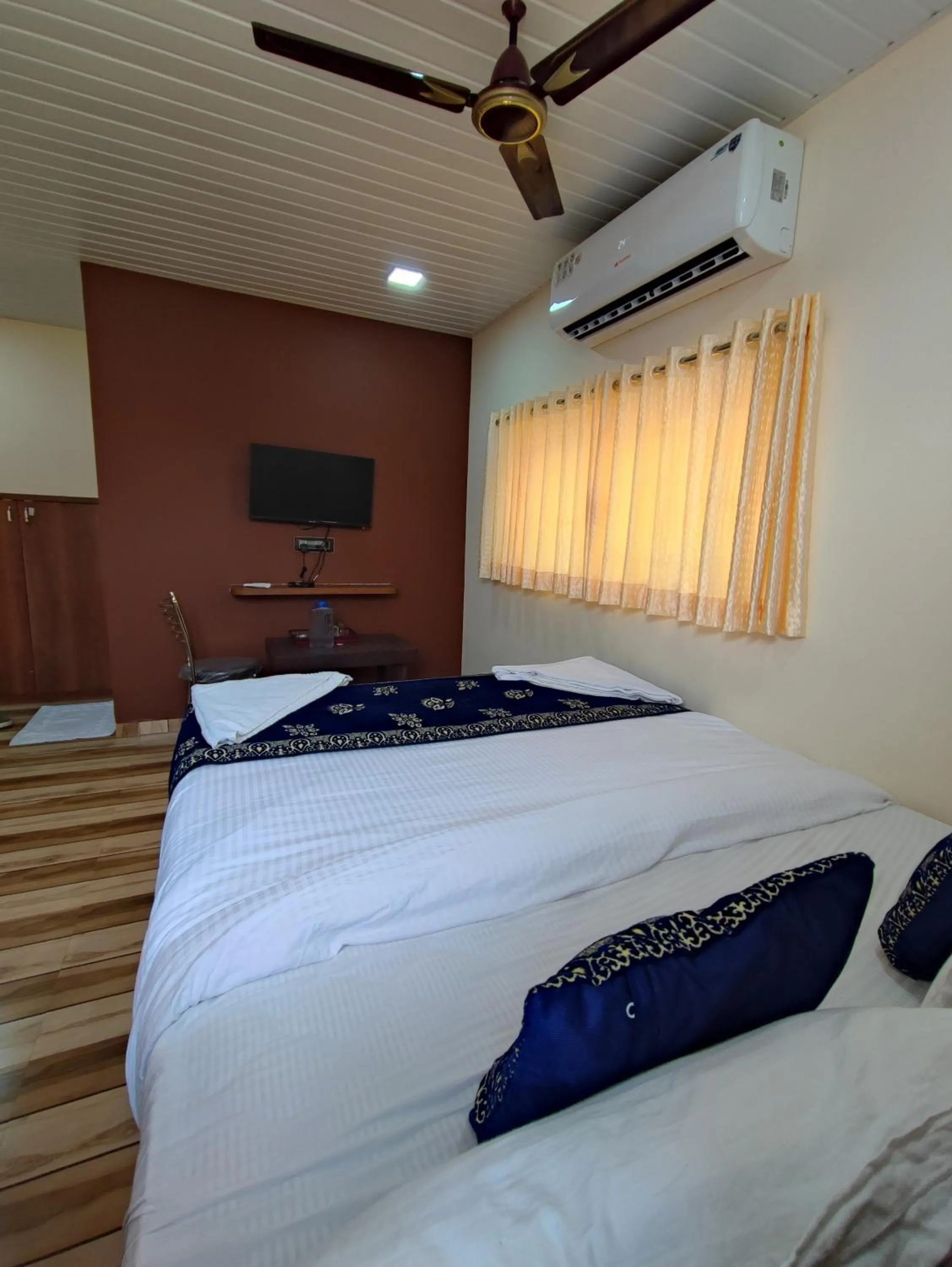 Bed in Hotel Starlit