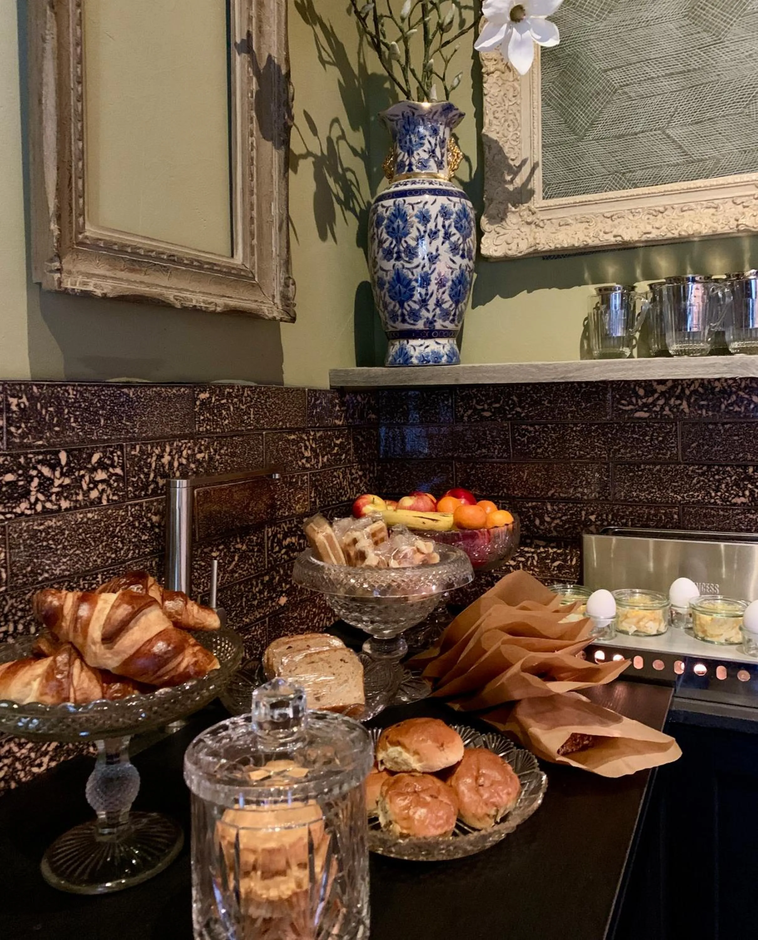 Buffet breakfast in Boutique hotel Villa Trompenberg