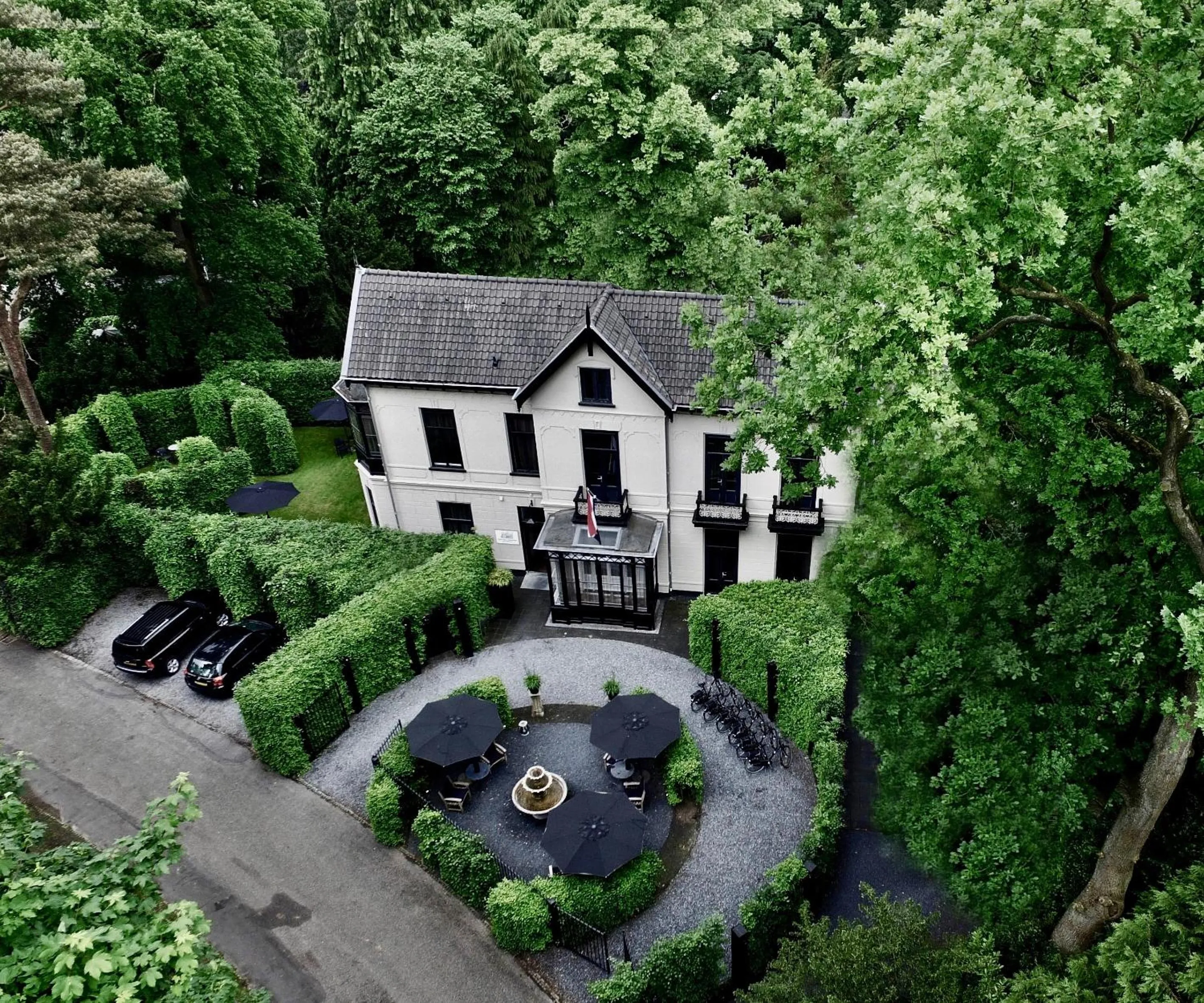 Property building in Boutique hotel Villa Trompenberg