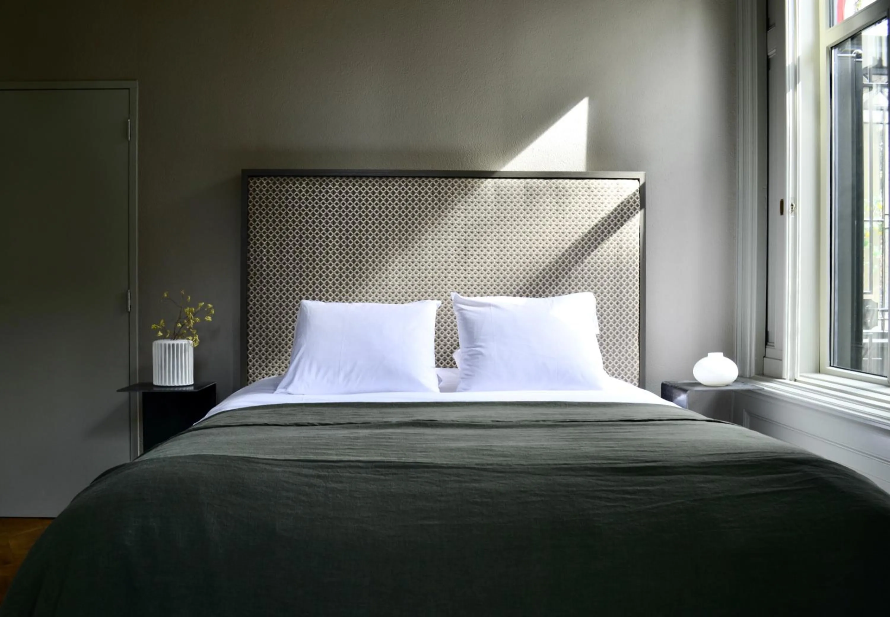 Bed in Boutique hotel Villa Trompenberg