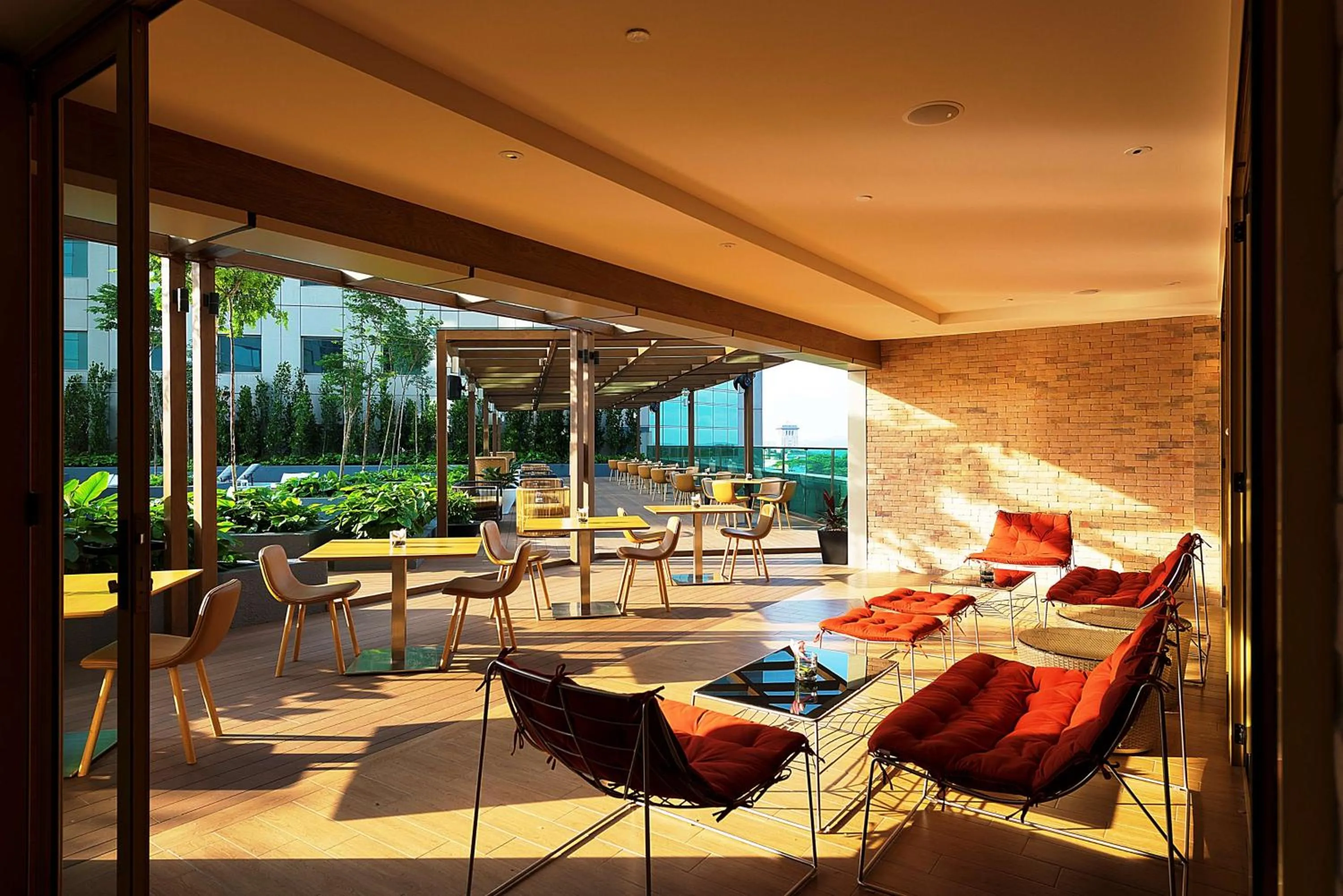 Restaurant/places to eat in DoubleTree by Hilton Johor Bahru