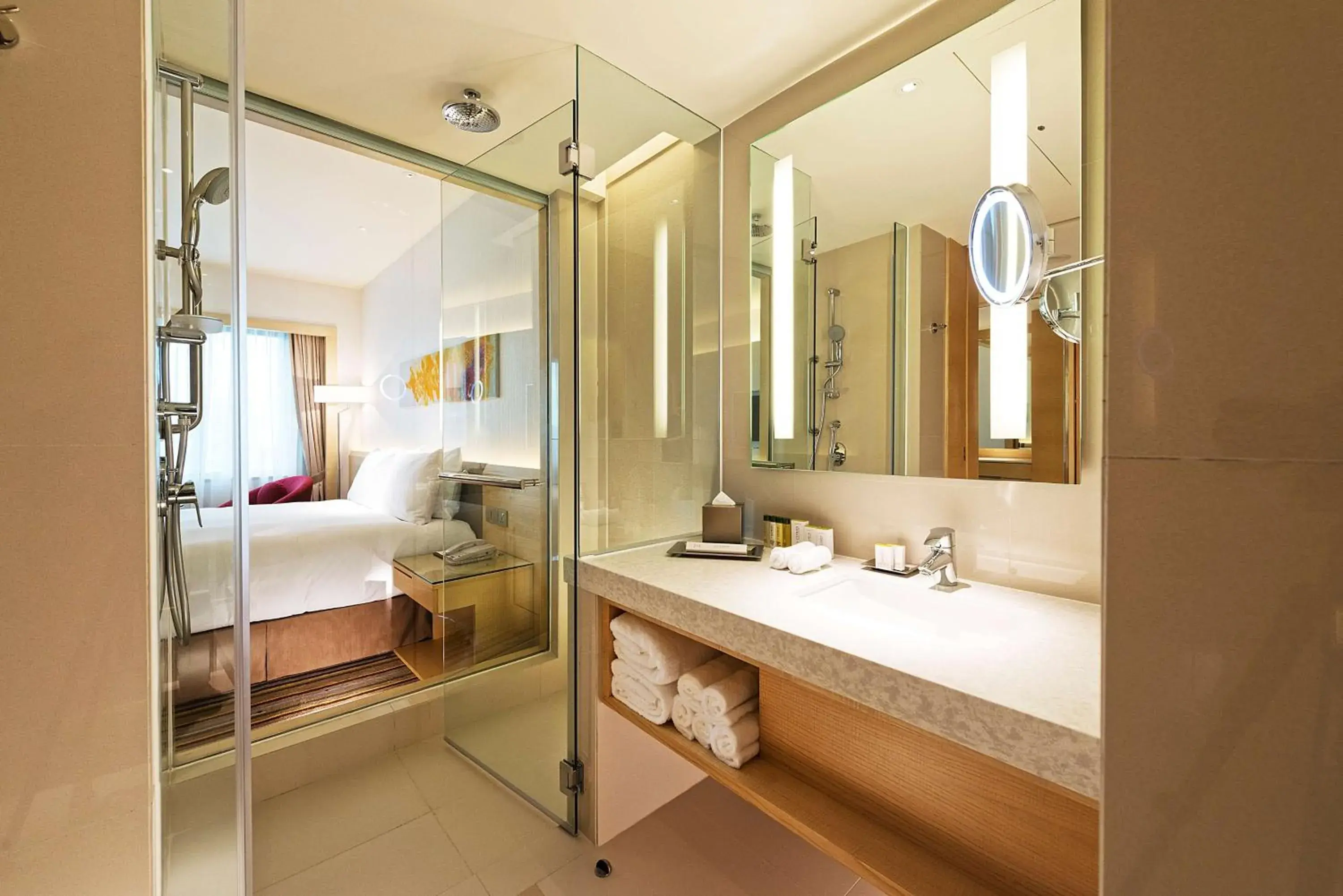 Bathroom, Bed in DoubleTree by Hilton Johor Bahru Bathroom, Bed in DoubleTree by Hilton Johor Bahru
