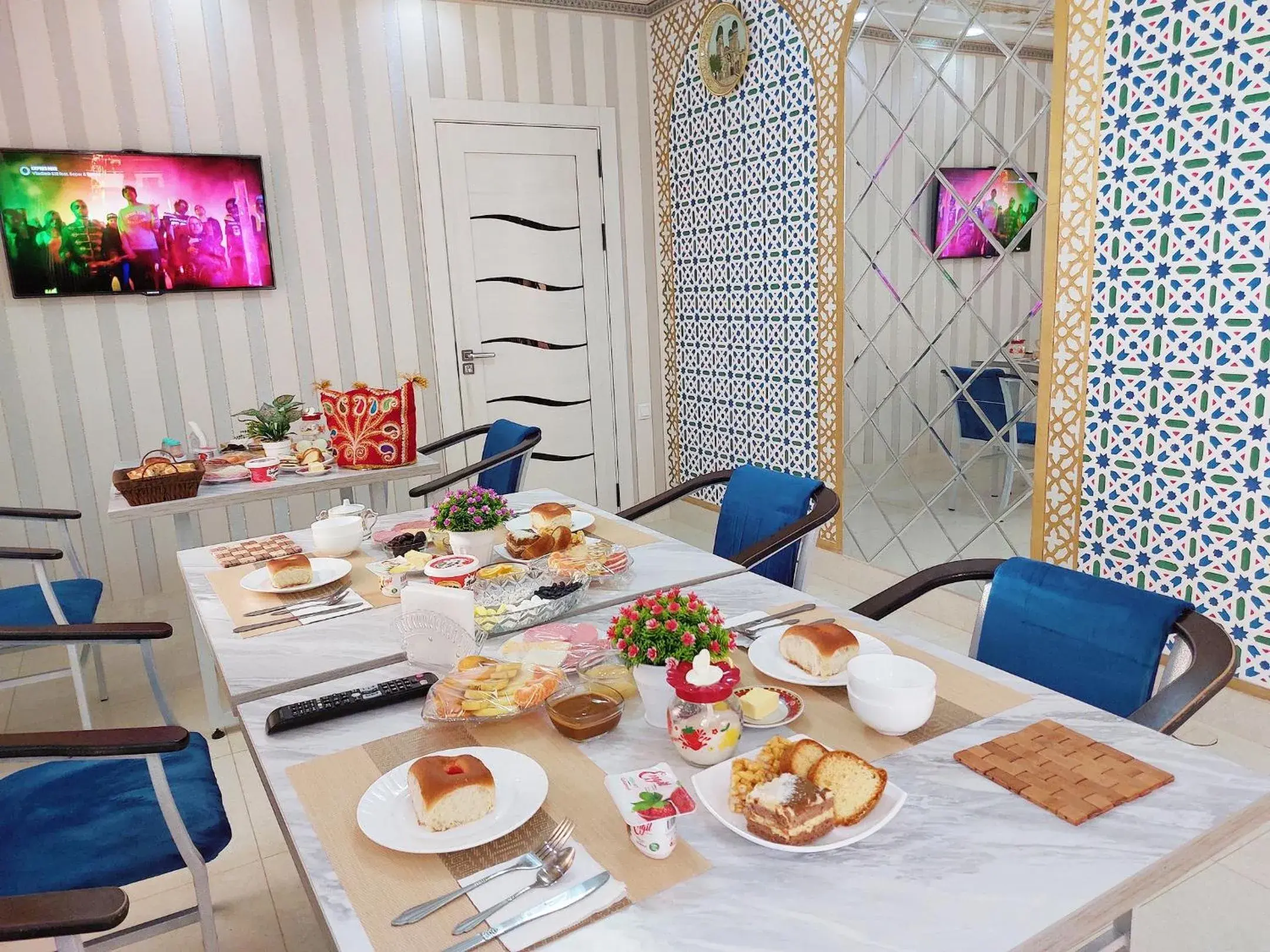 Asian breakfast in NANOSH EAST HOTEL Asian breakfast in NANOSH EAST HOTEL