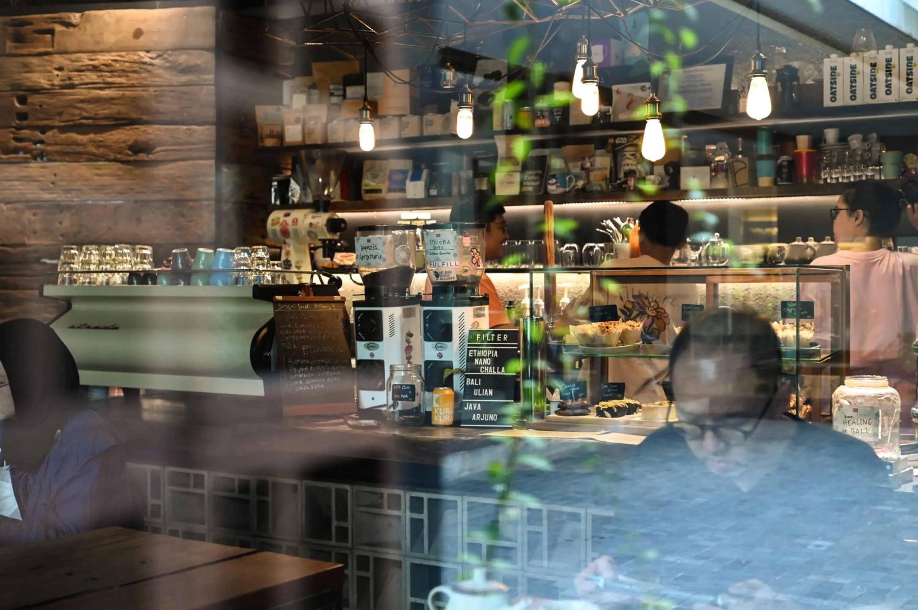 Restaurant/places to eat in Miers Kuningan, ARTOTEL Curated