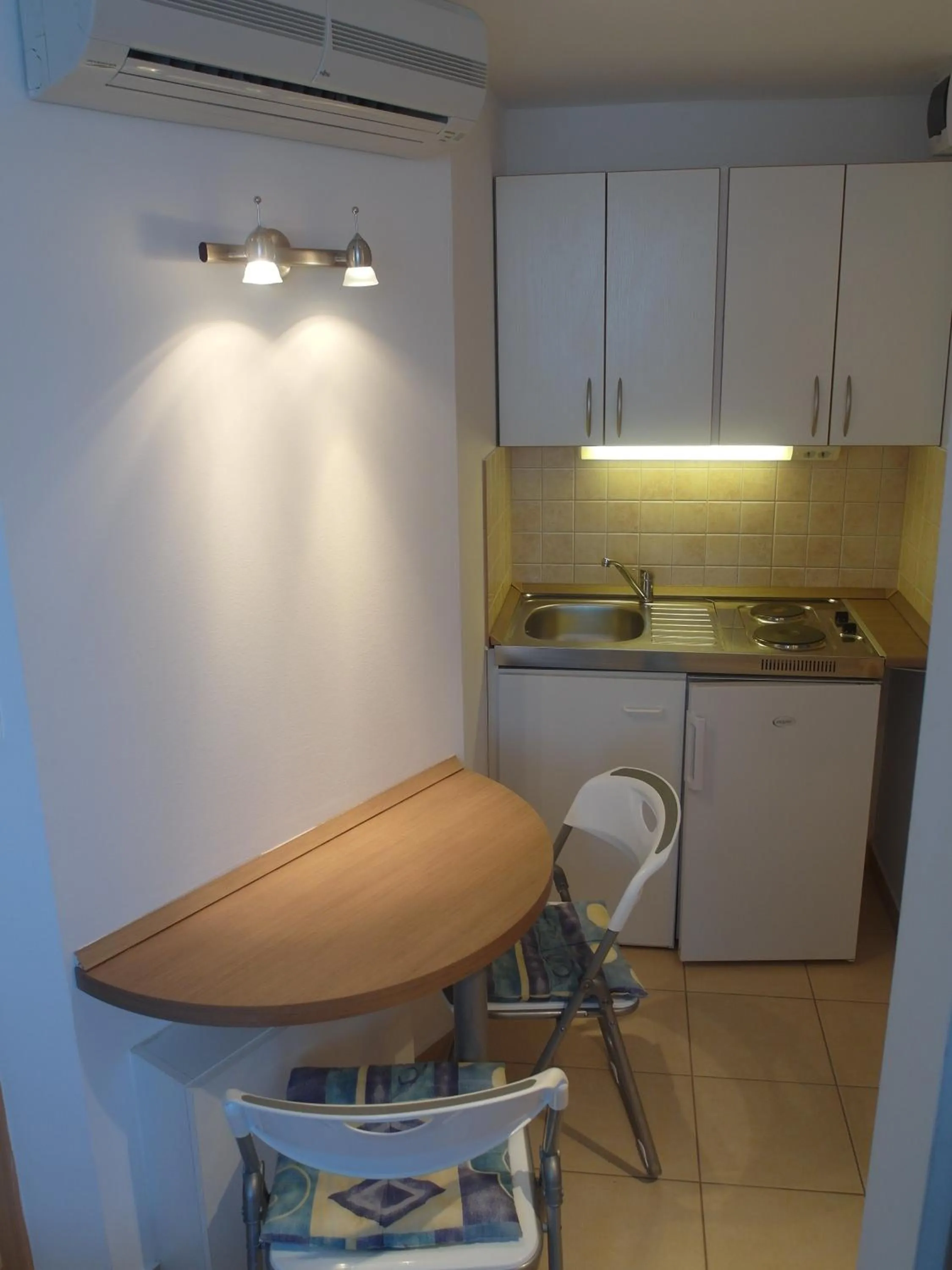 Kitchen or kitchenette in Tip-Top Apartmenthouse