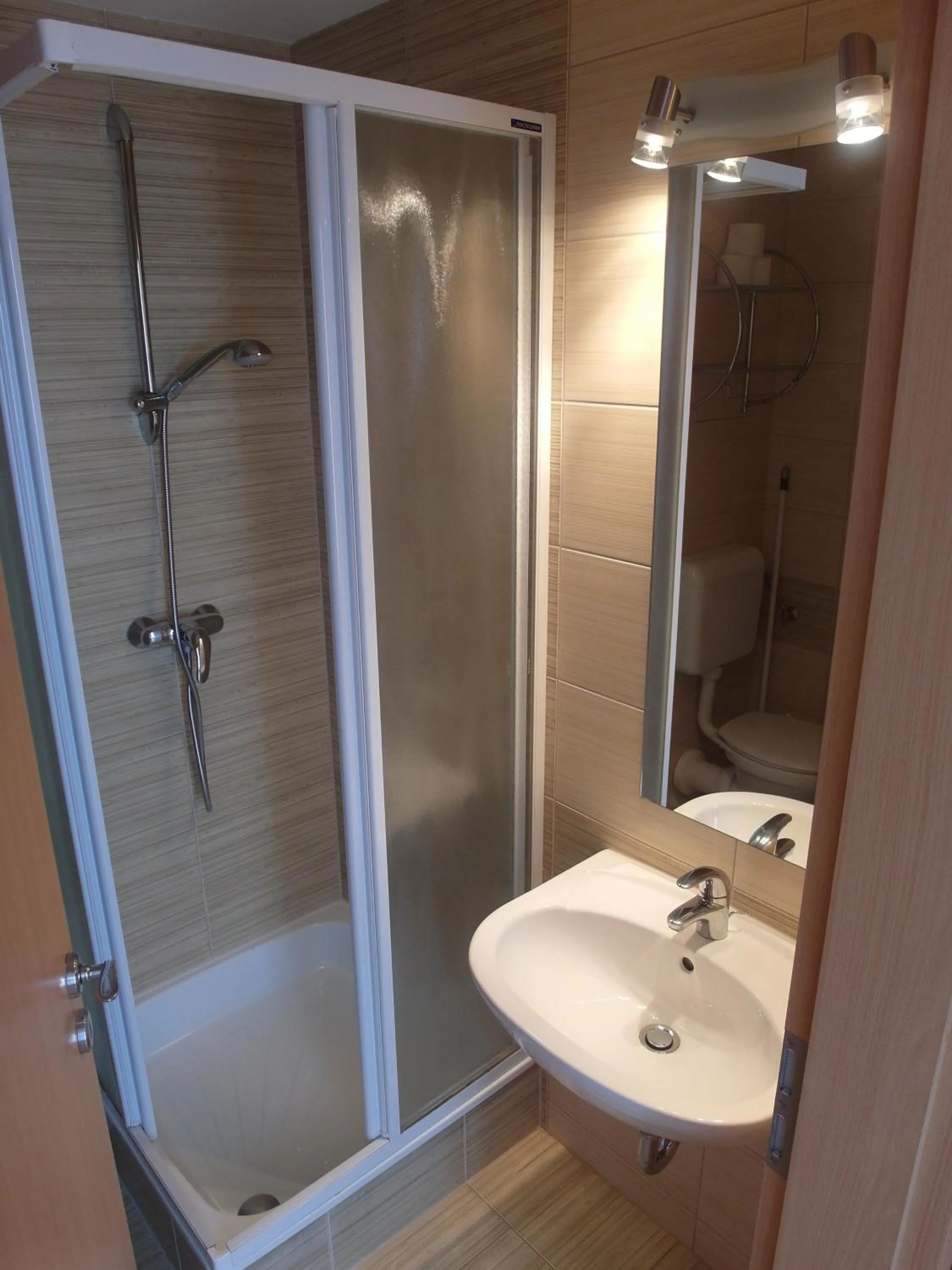 Bathroom in Tip-Top Apartmenthouse