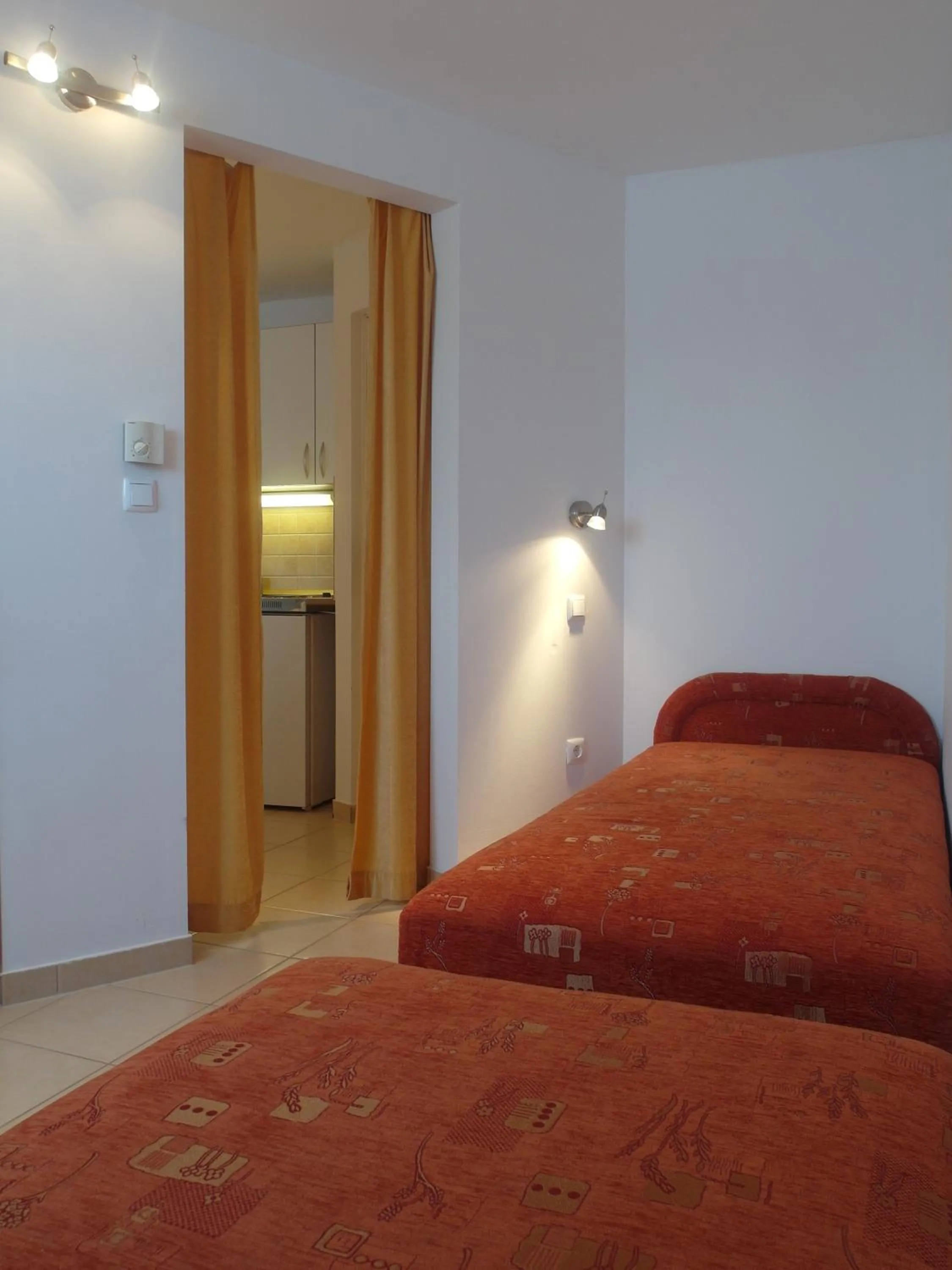 Bedroom, Bed in Tip-Top Apartmenthouse