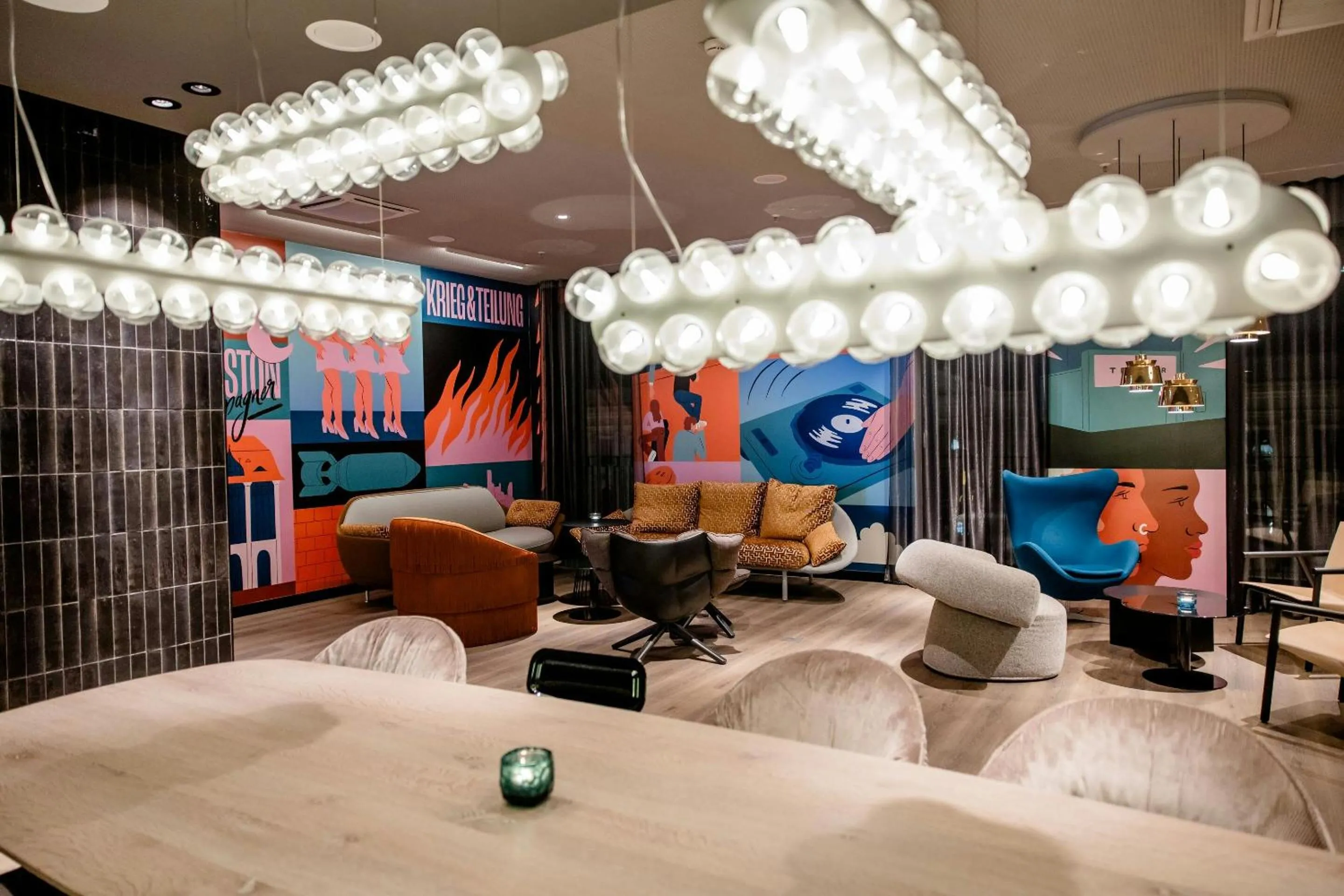 Lounge or bar in Motel One Berlin-Potsdamer Platz