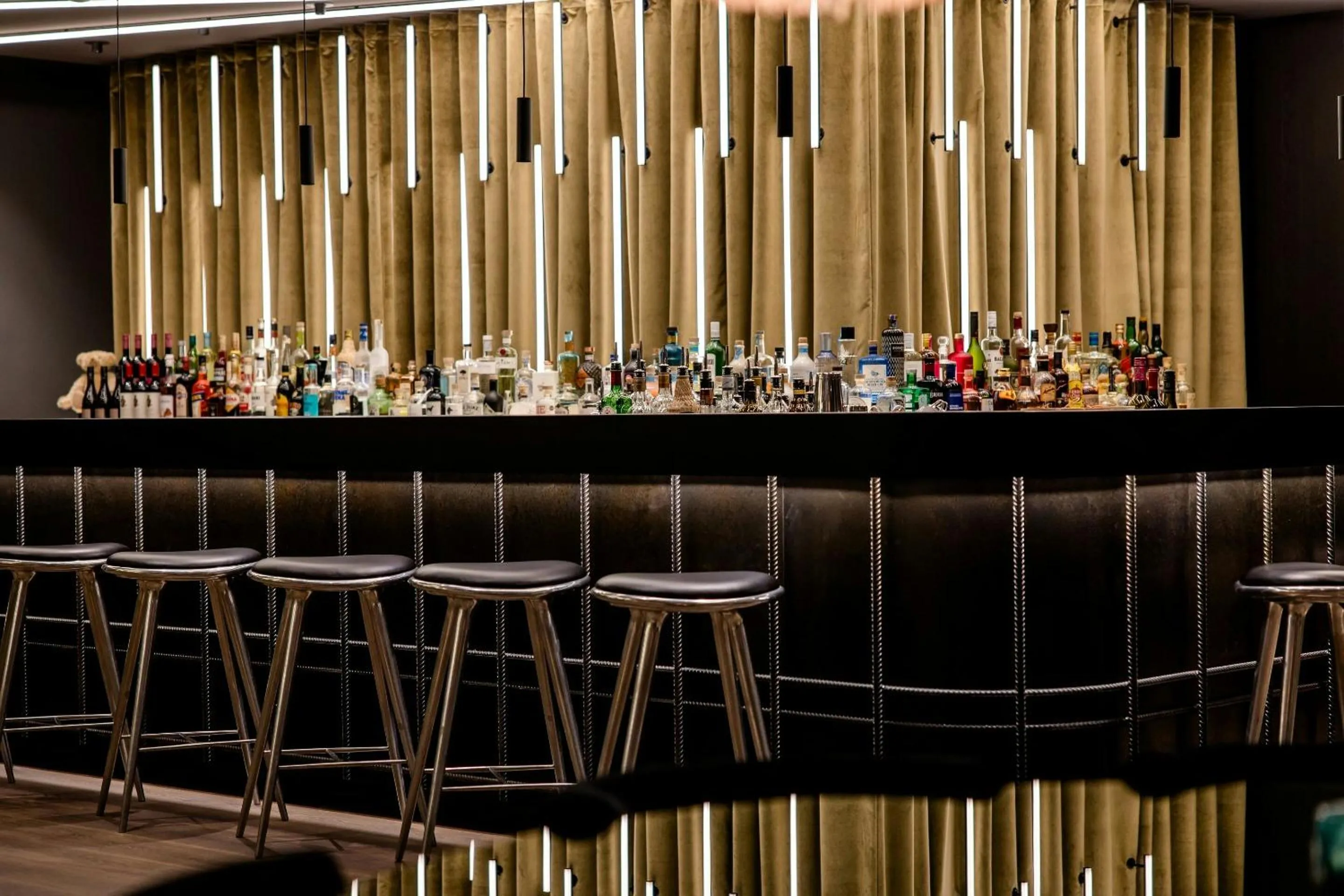 Lounge or bar in Motel One Berlin-Potsdamer Platz
