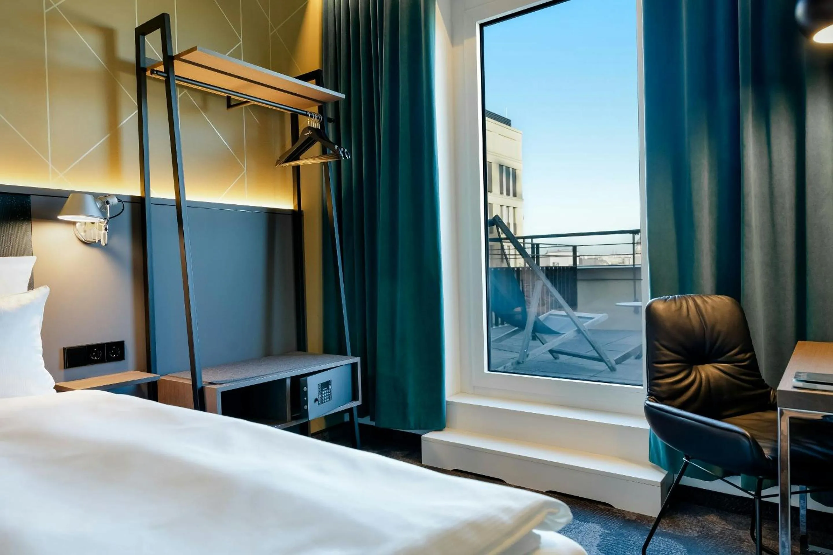 Photo of the whole room, Bed in Motel One Berlin-Potsdamer Platz