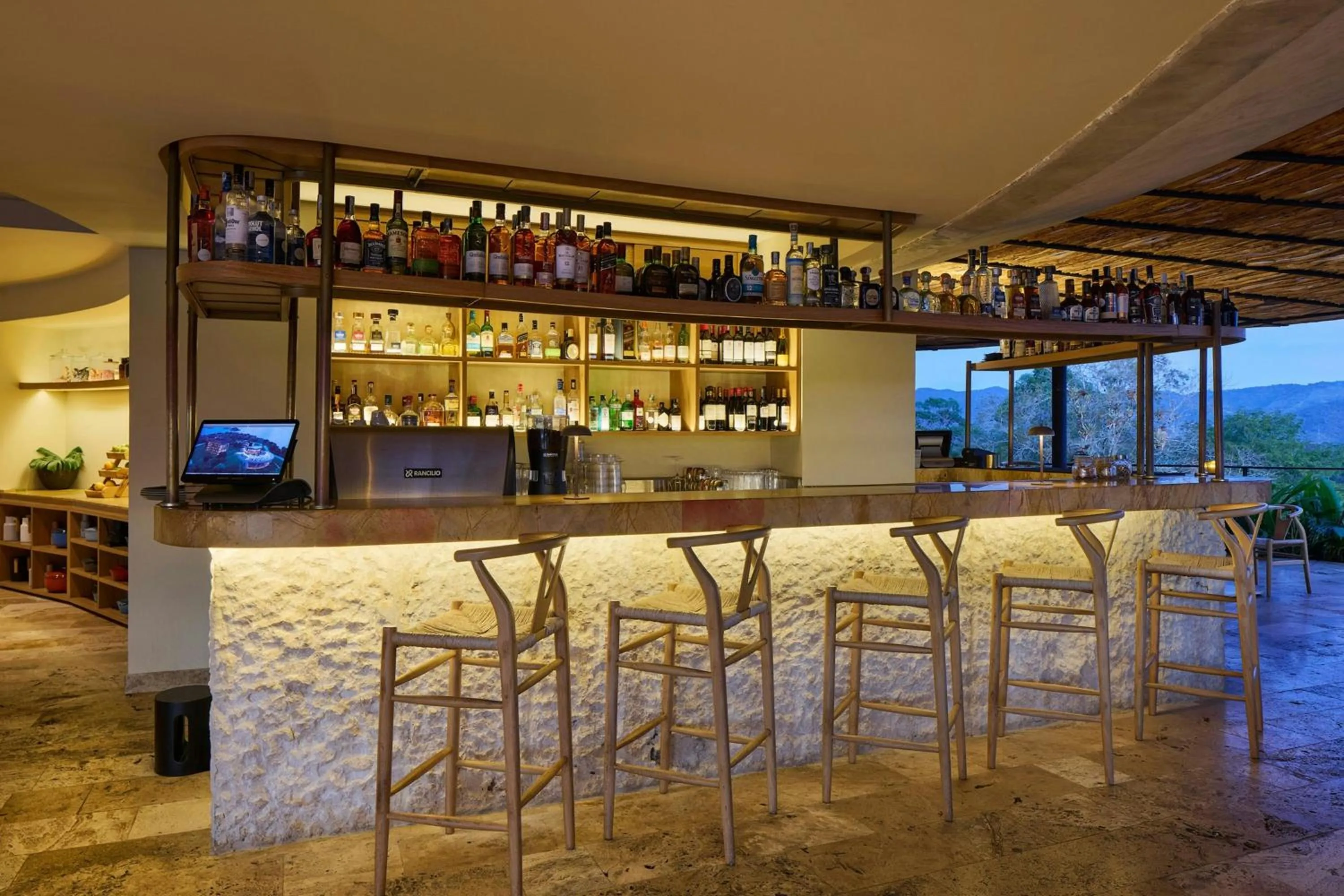 Lounge or bar in The Brown, Guatape, Autograph Collection